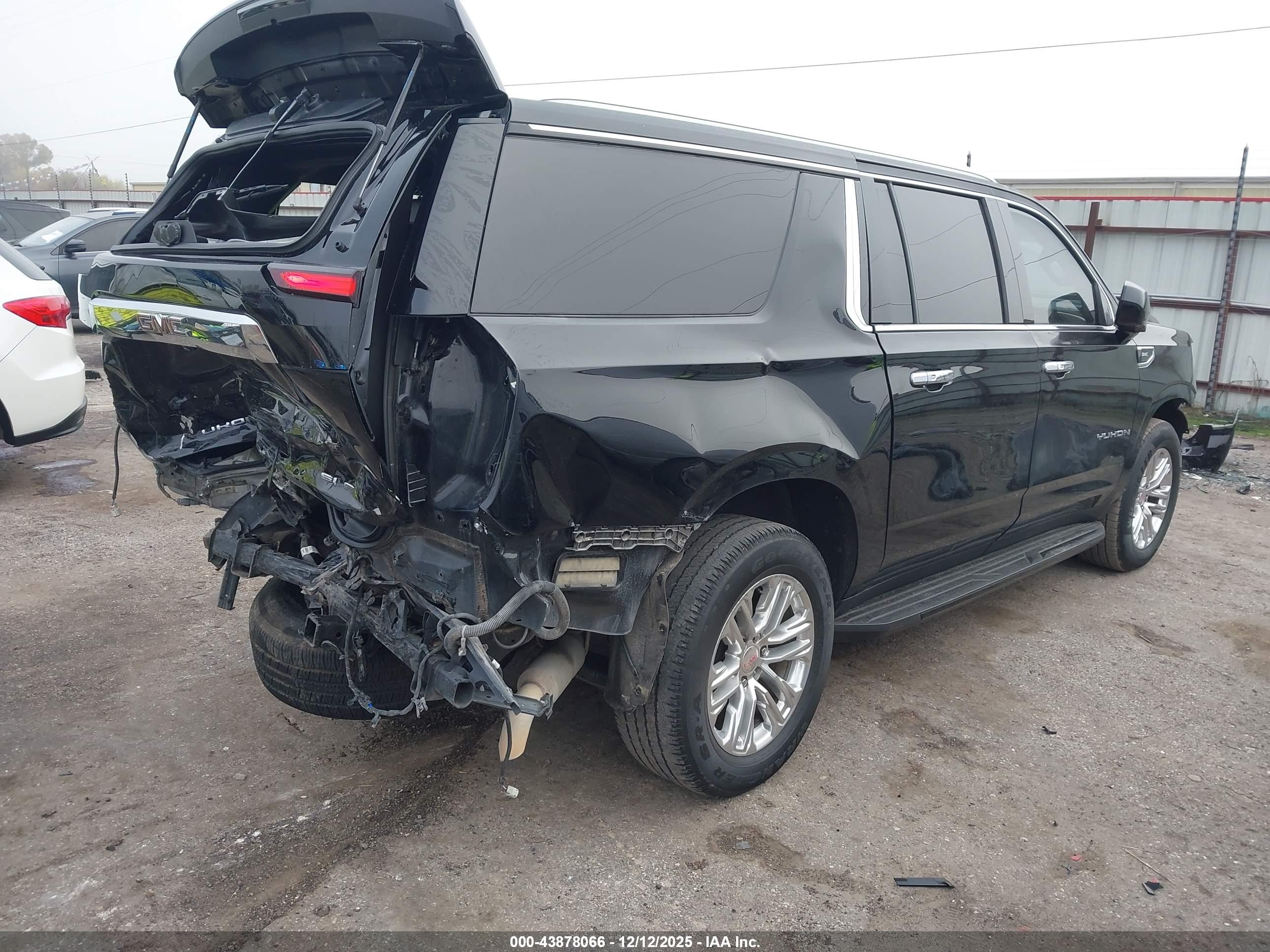 GMC YUKON image 4