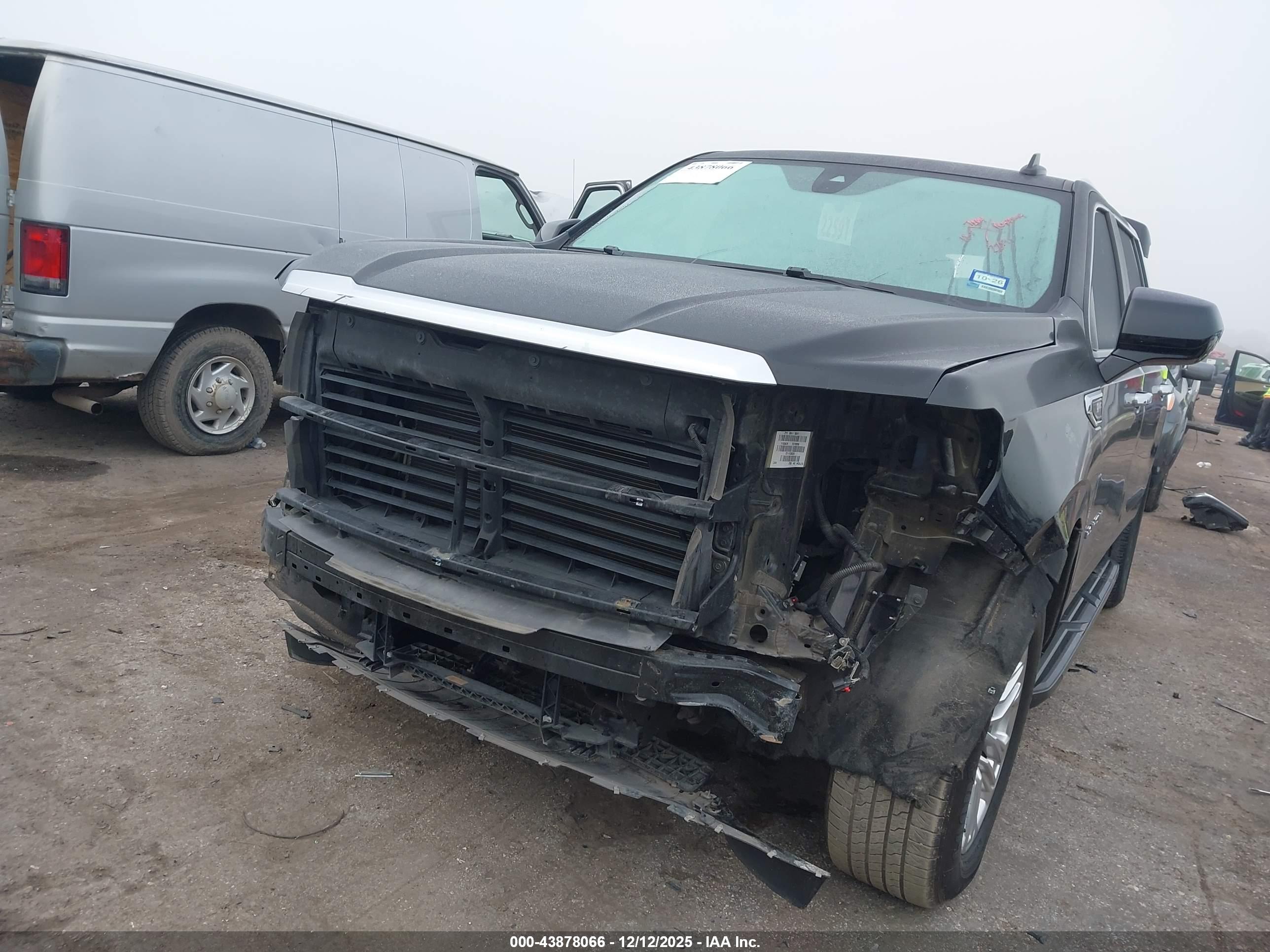 GMC YUKON image 6