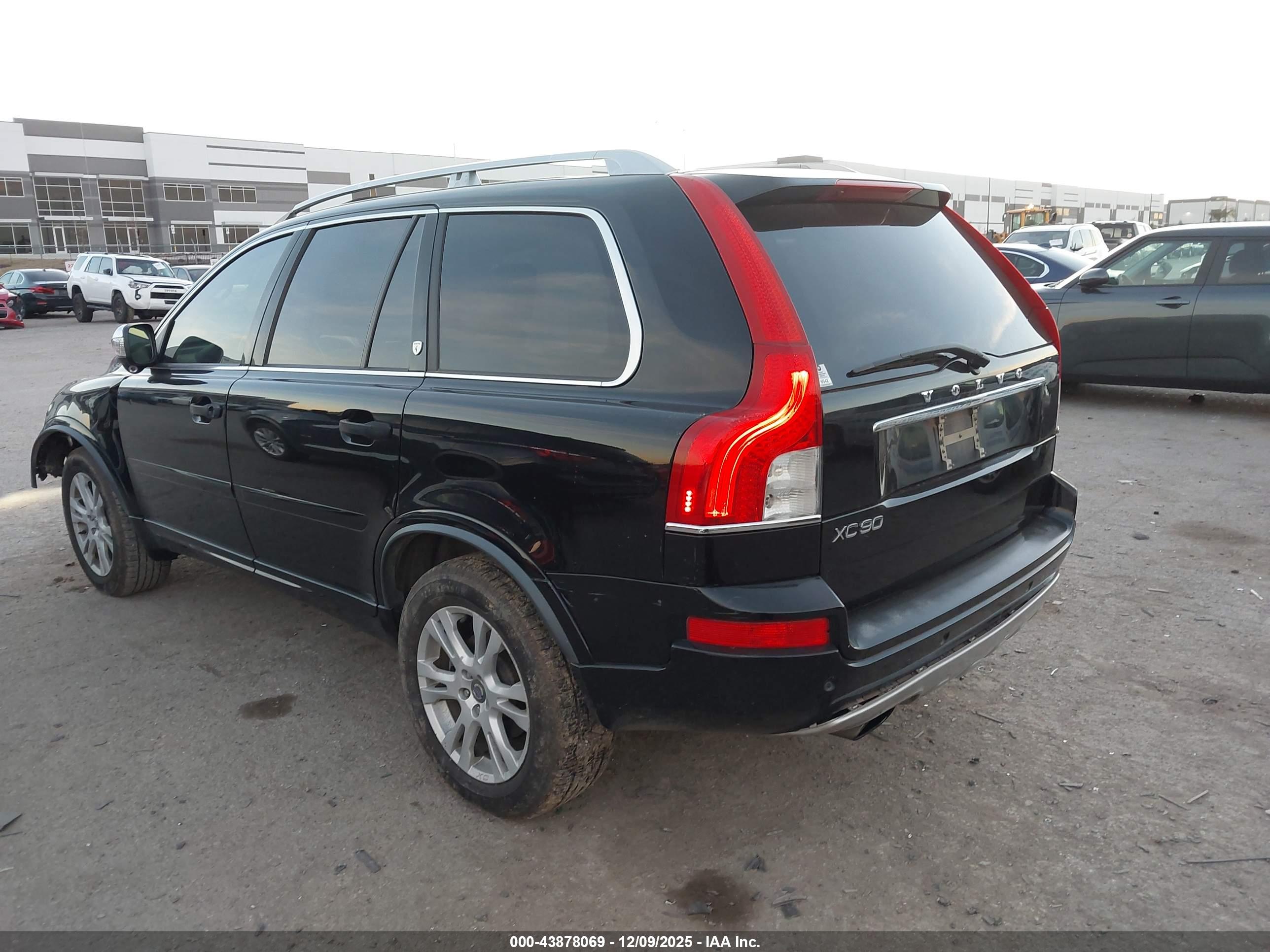 VOLVO XC90 image 3