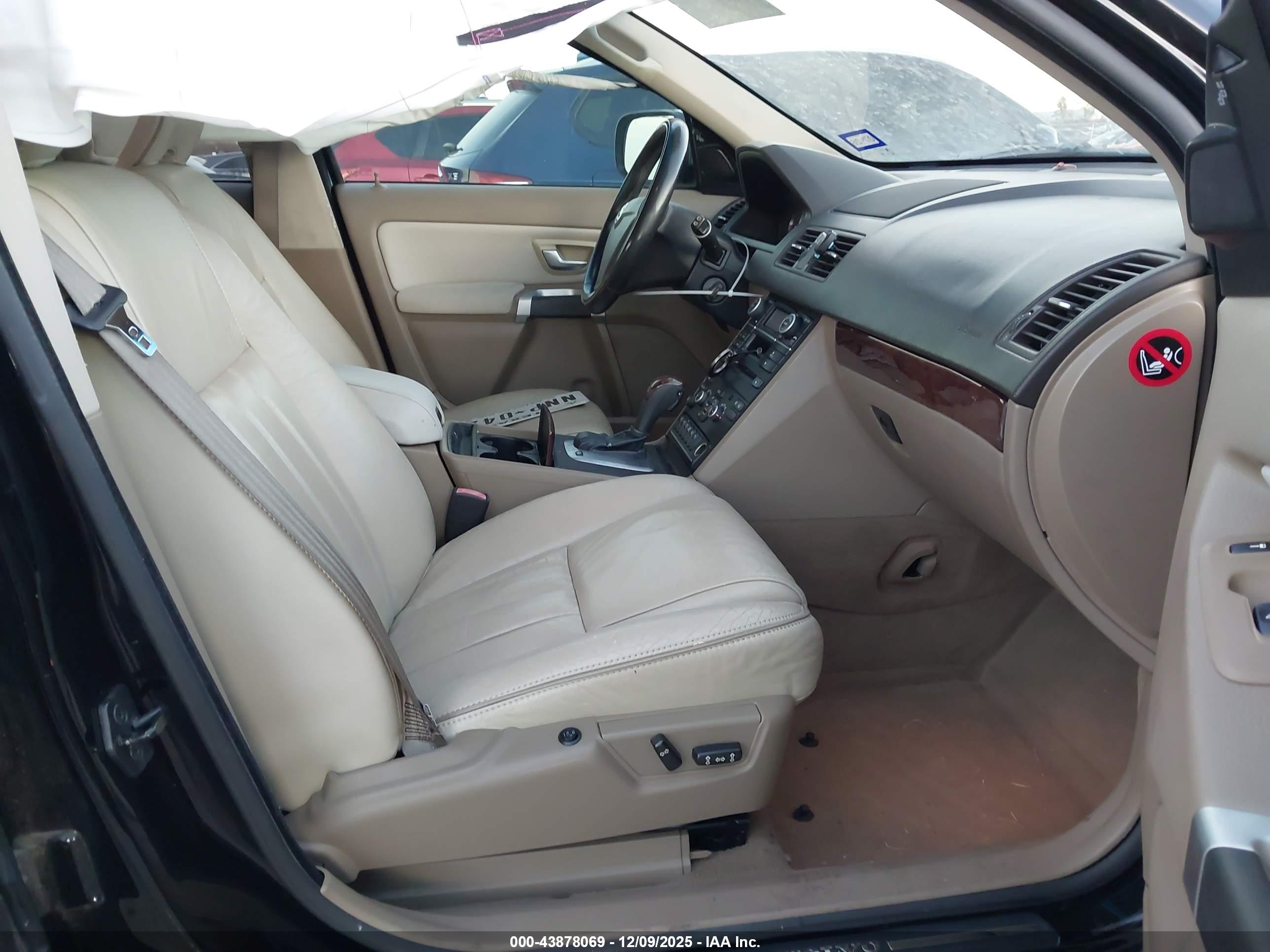 VOLVO XC90 image 5