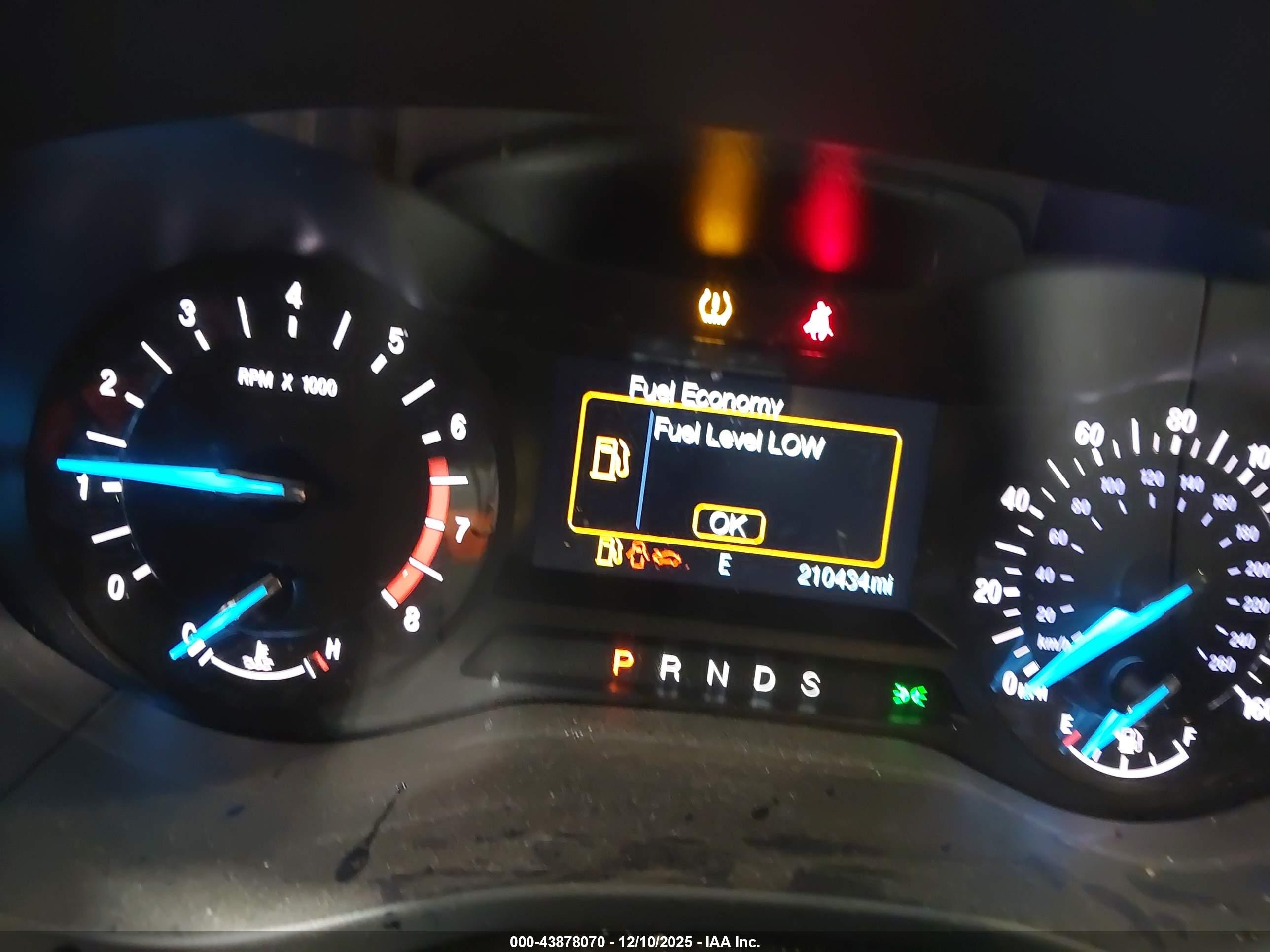 FORD FUSION image 7