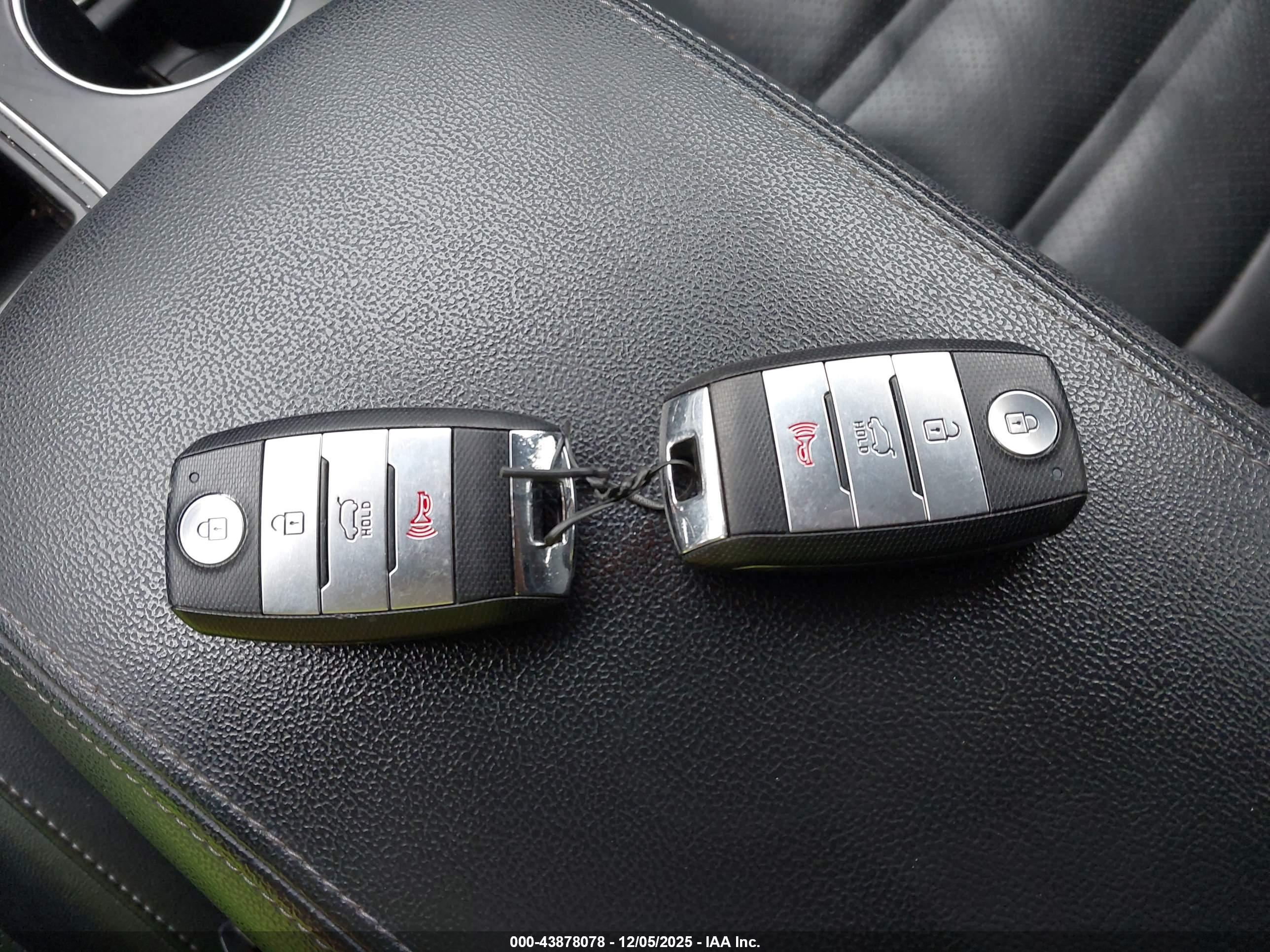 KIA SORENTO image 11