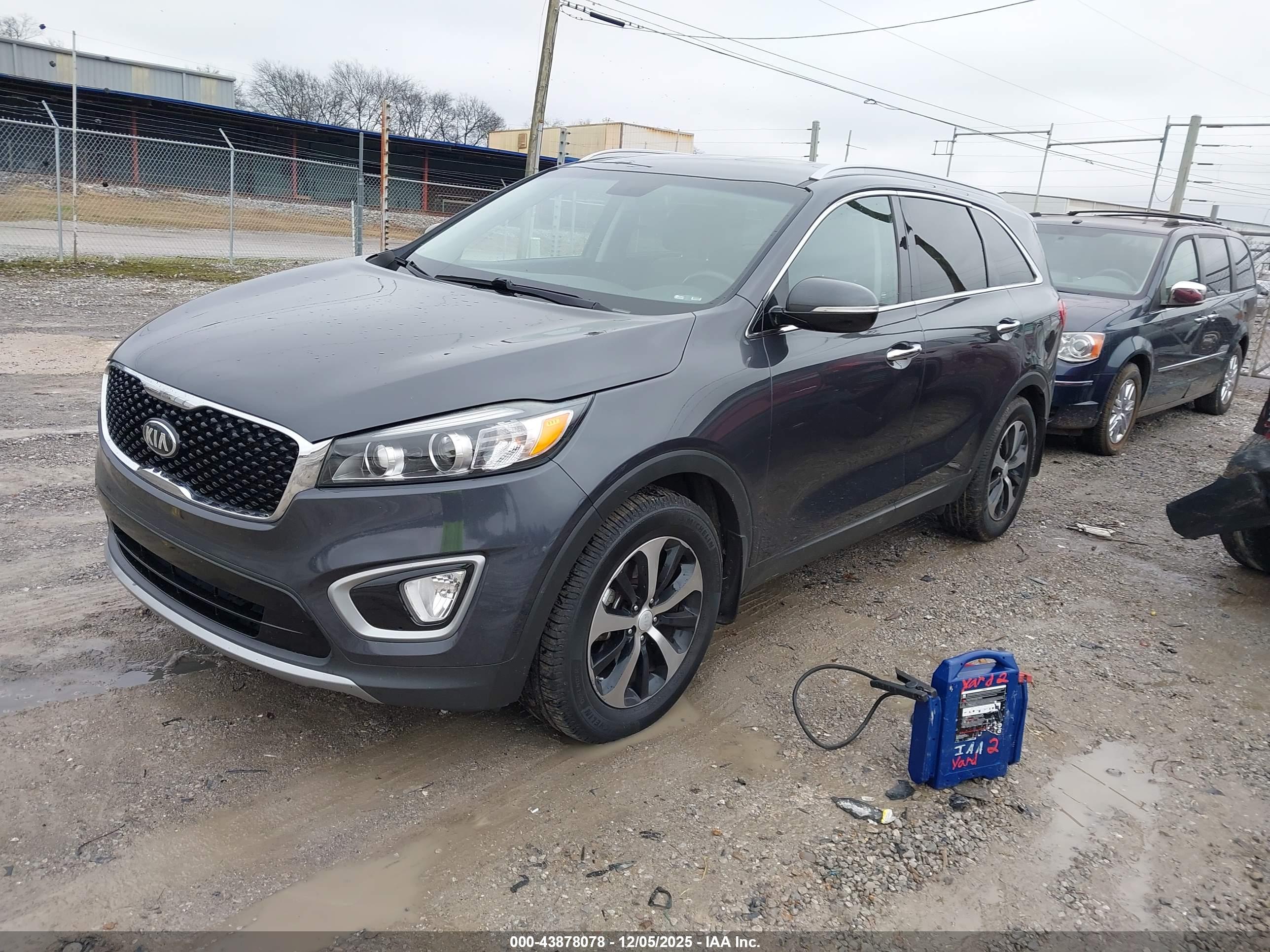 KIA SORENTO image 2