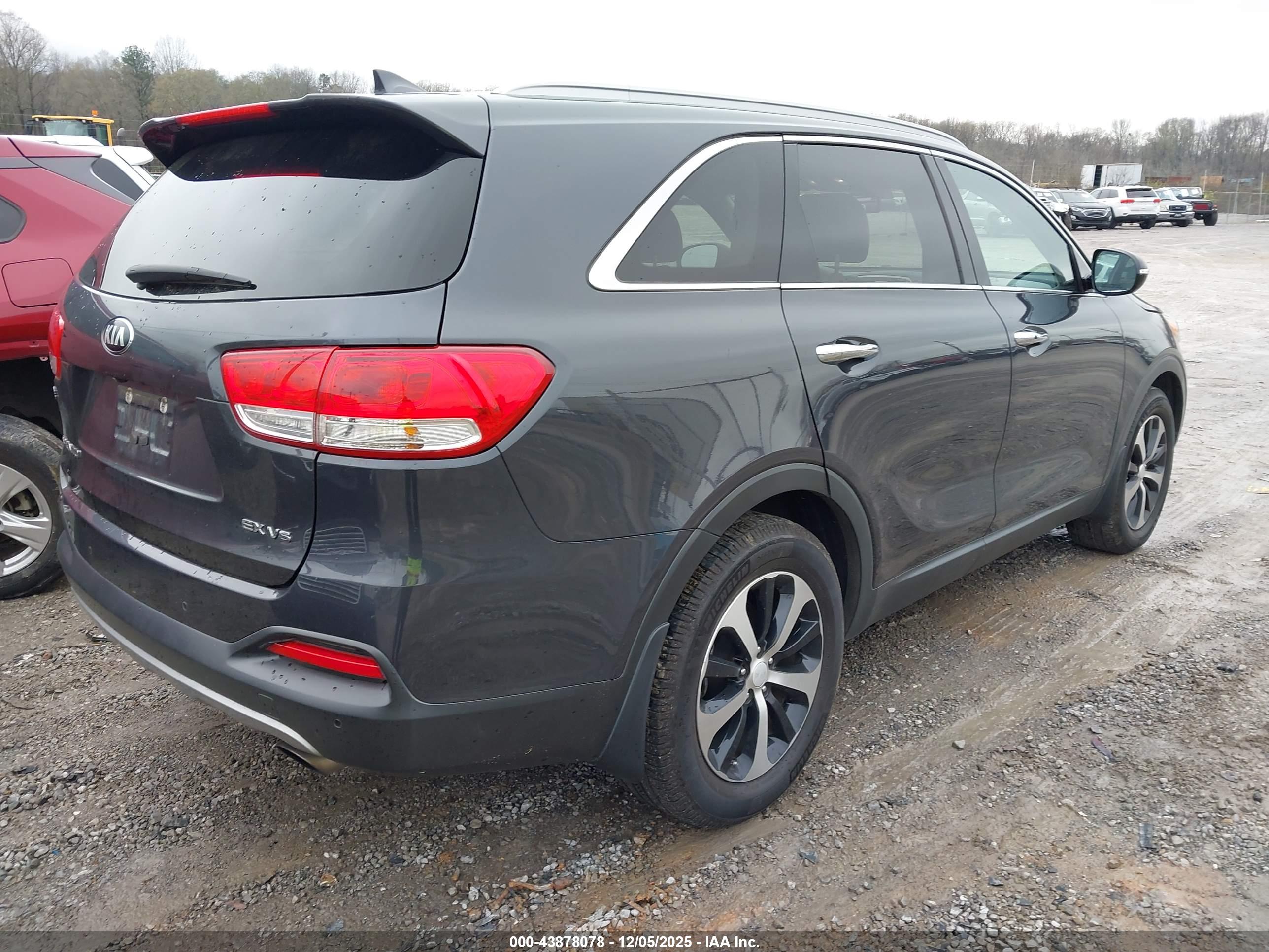 KIA SORENTO image 4