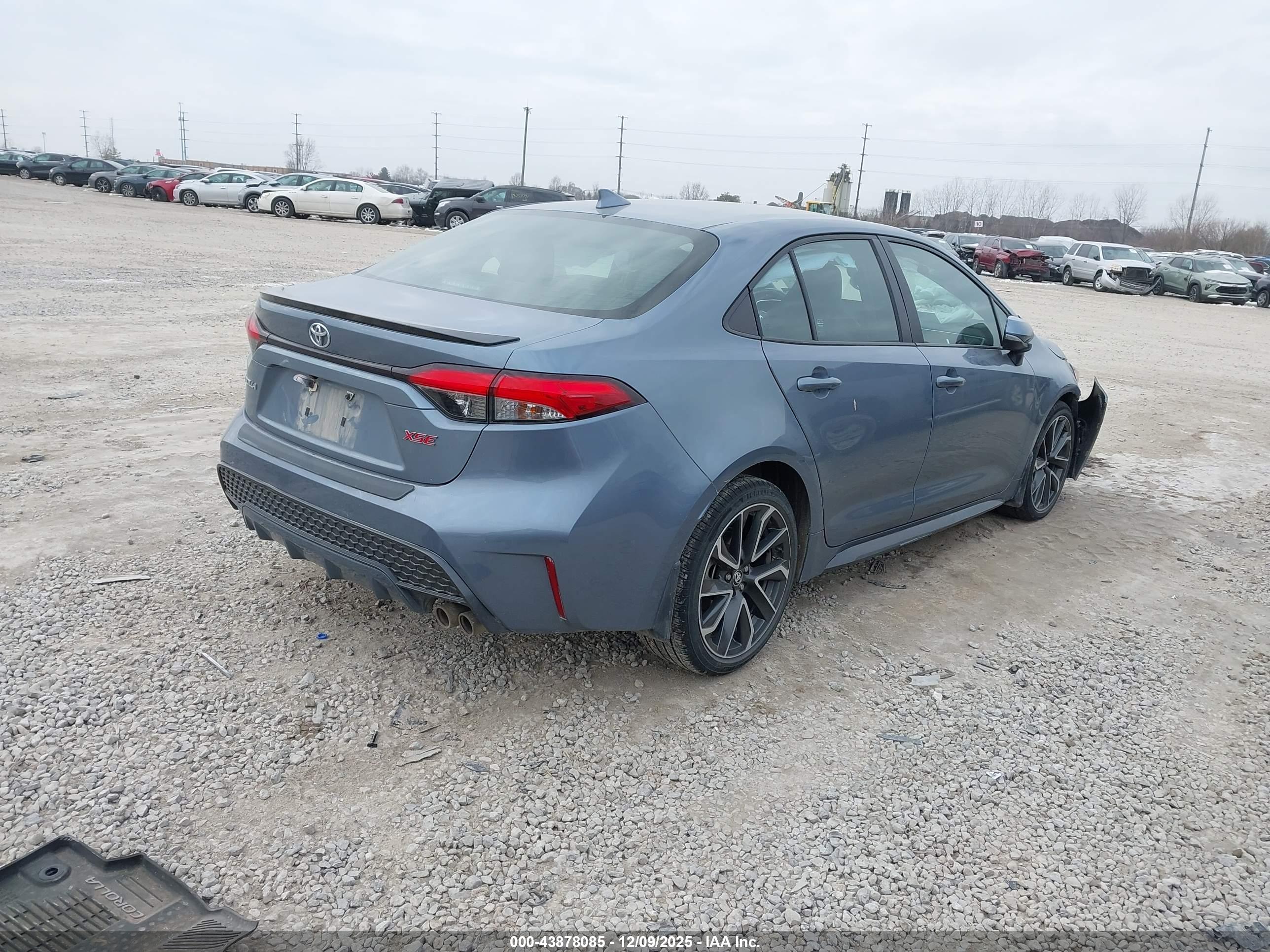 TOYOTA COROLLA image 4