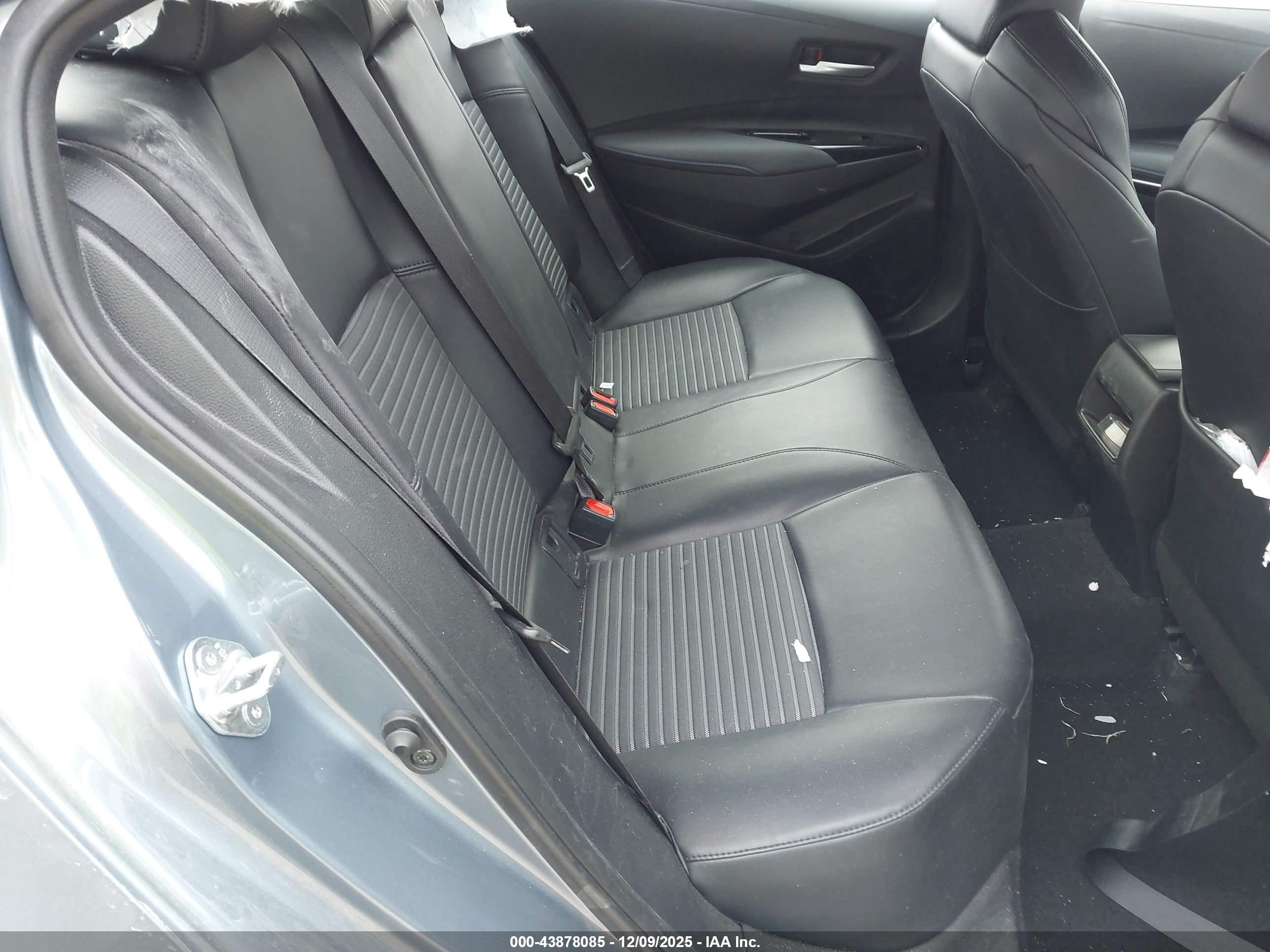 TOYOTA COROLLA image 8