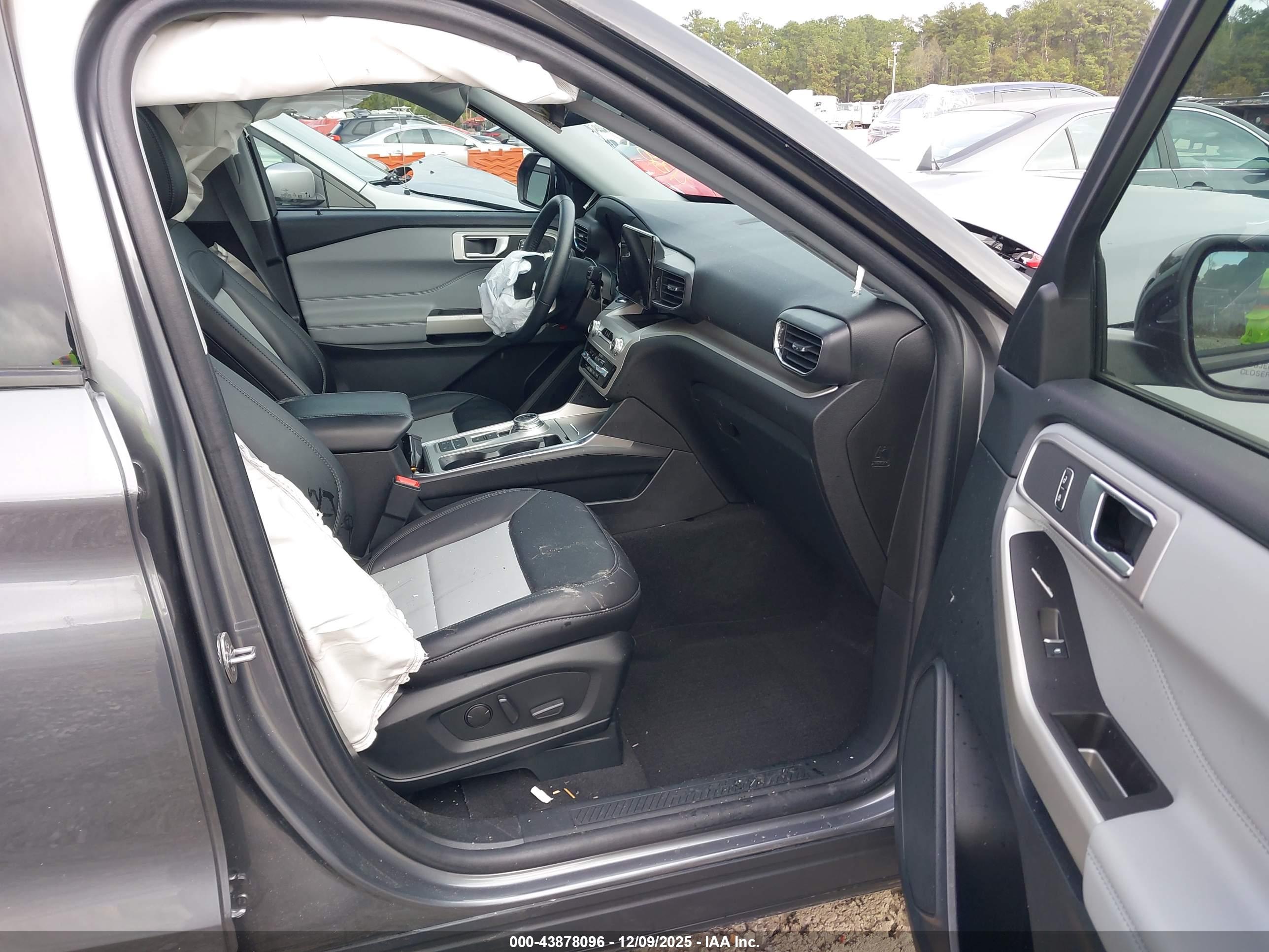 FORD EXPLORER image 5