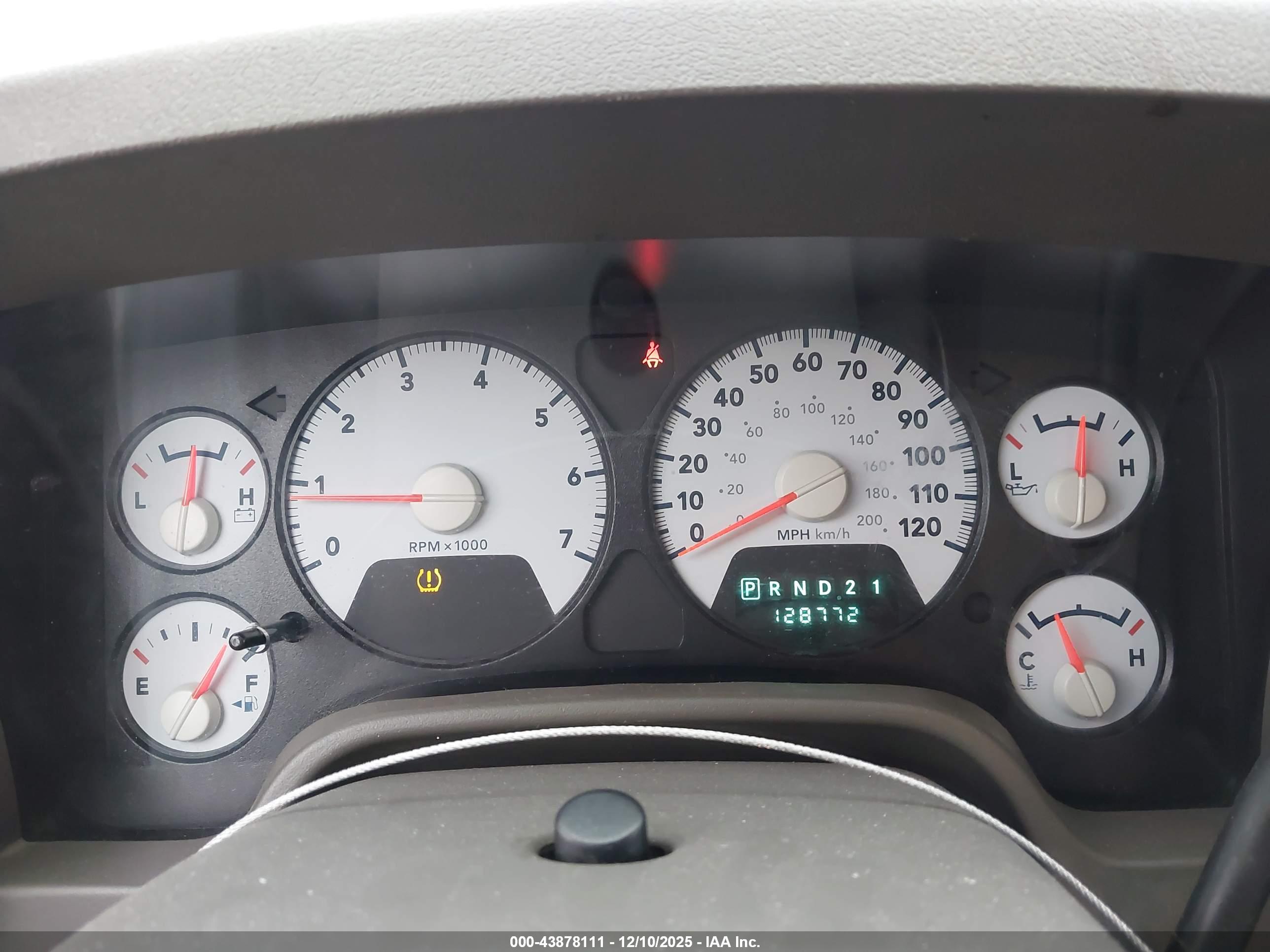 DODGE RAM image 7