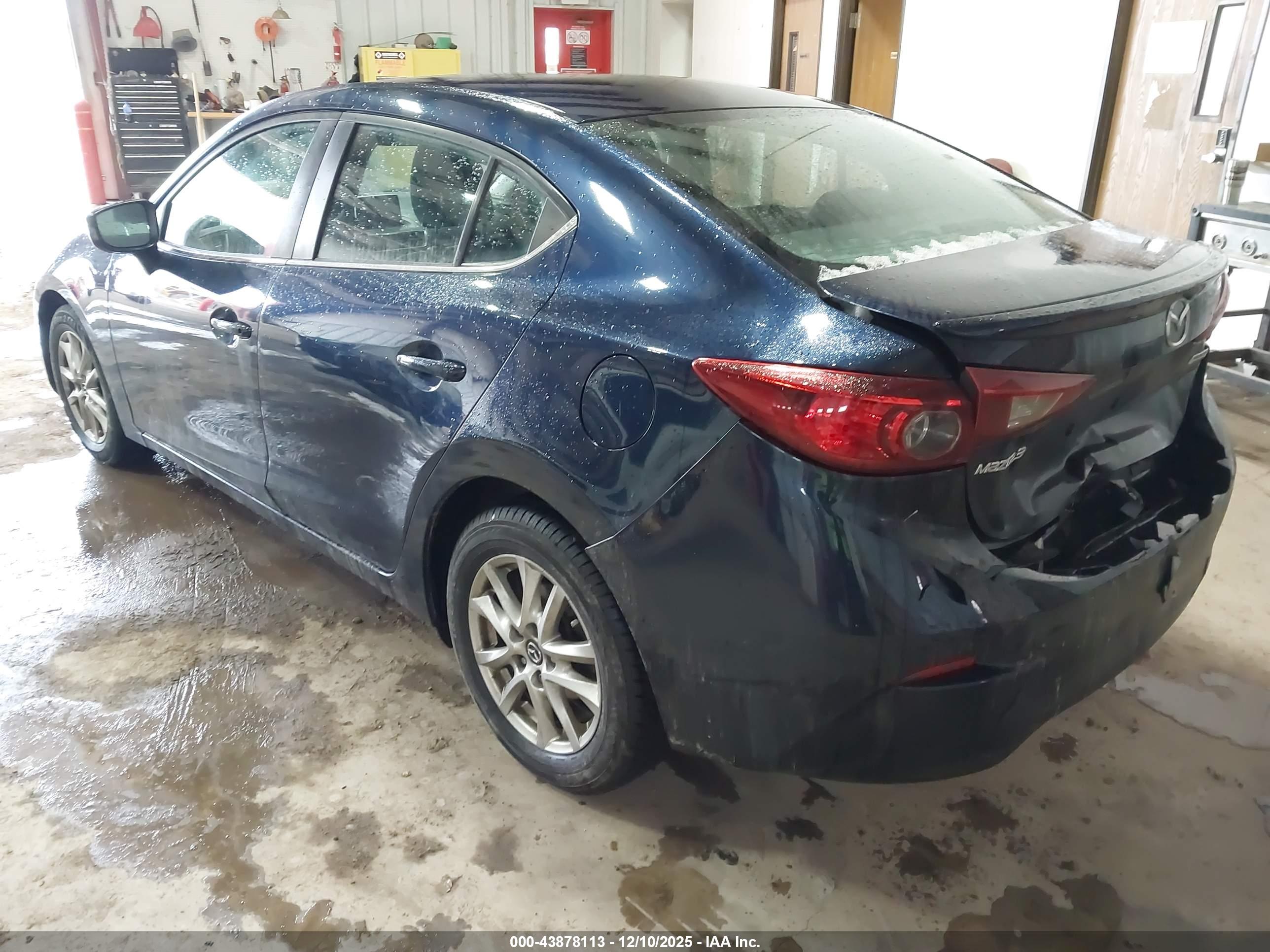 MAZDA MAZDA3 image 3