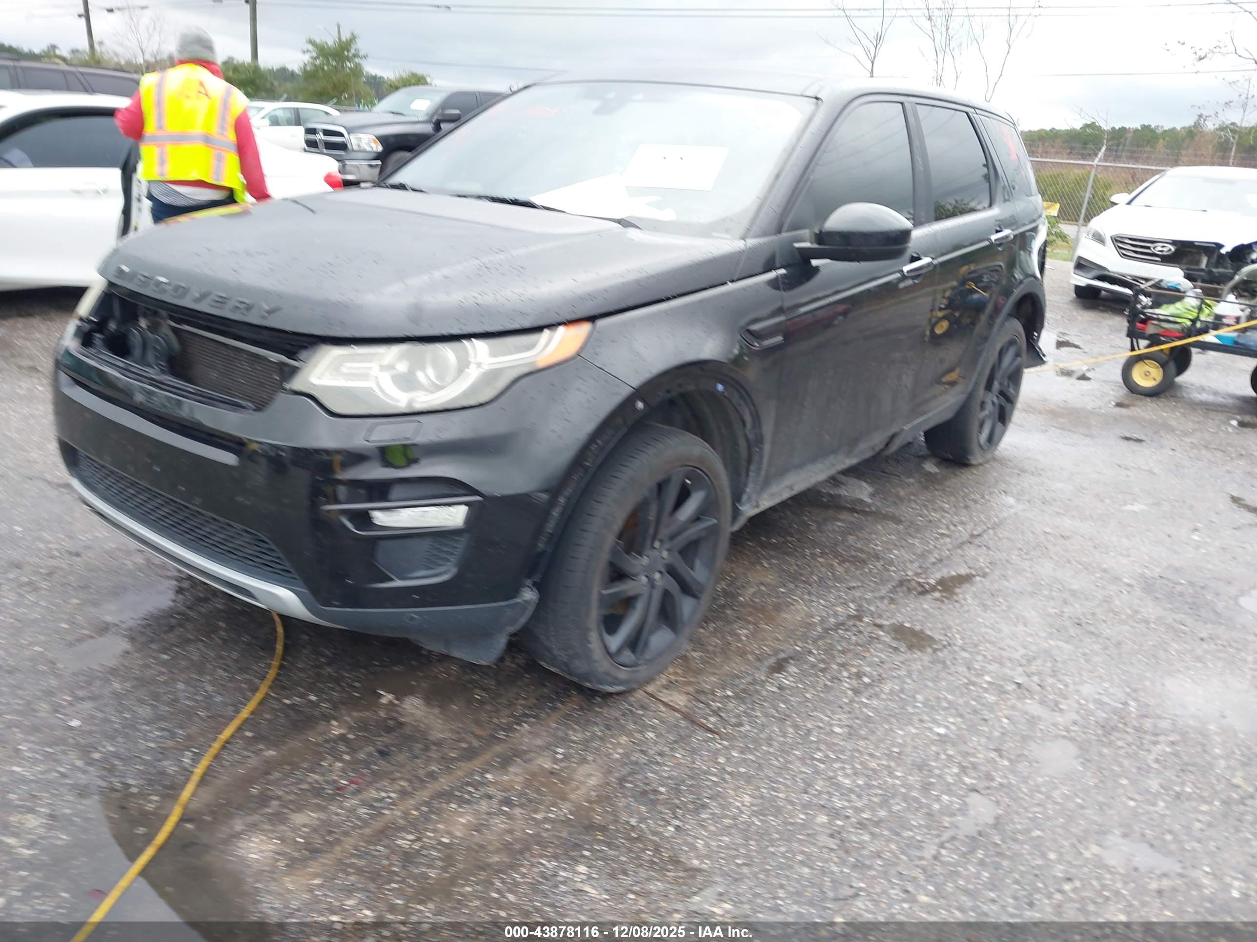 LAND ROVER image 2