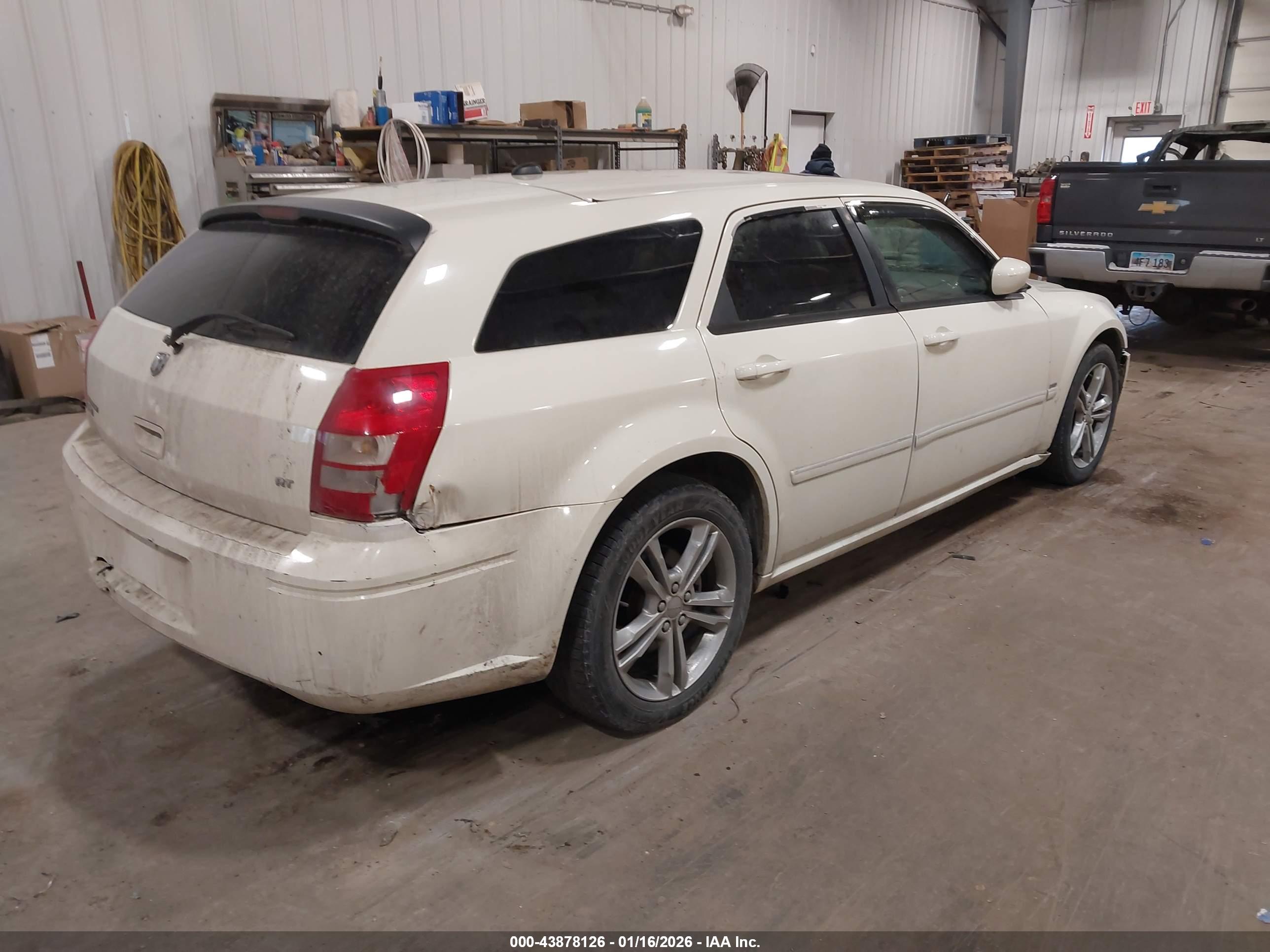 DODGE MAGNUM image 4