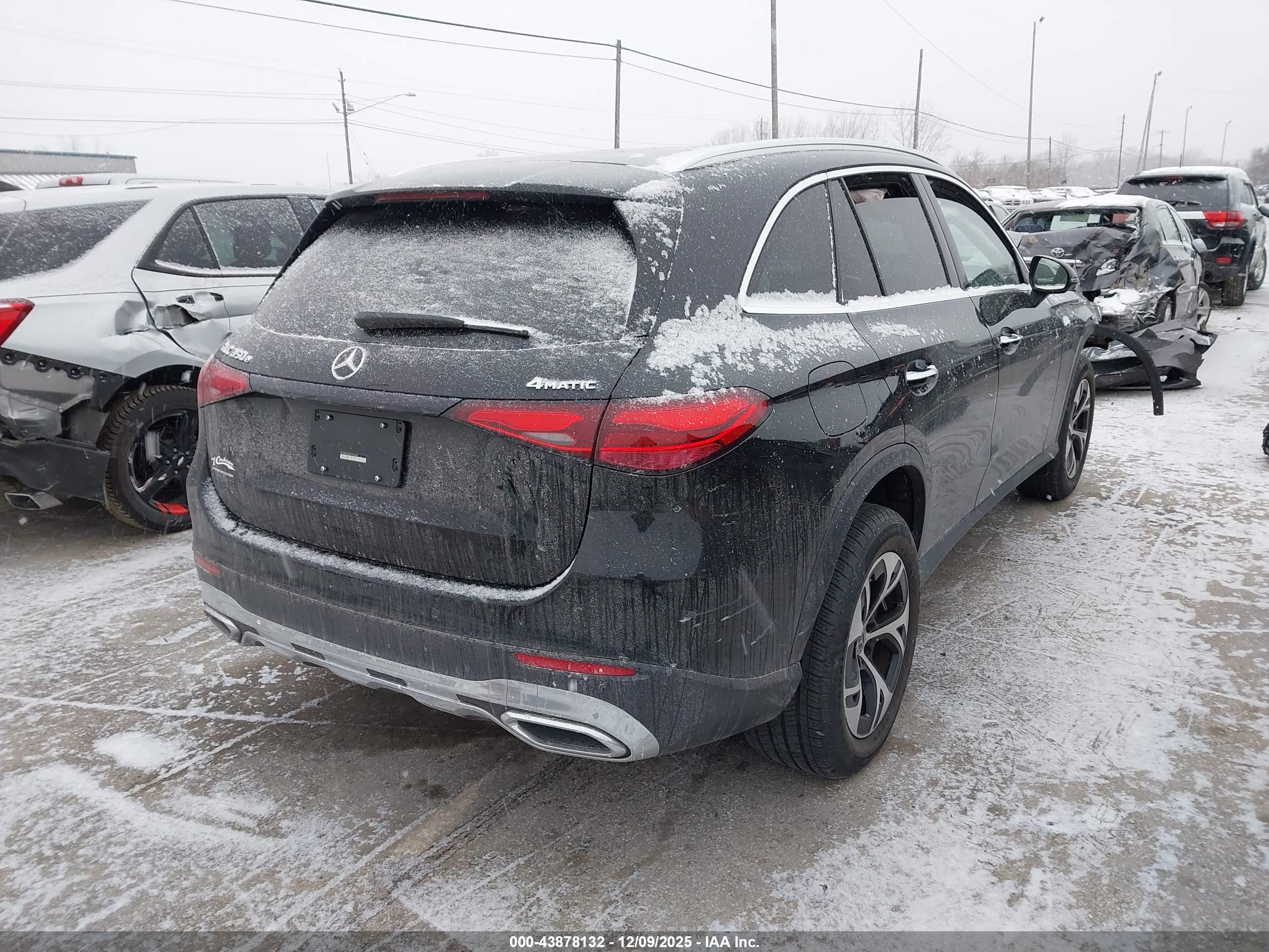 MERCEDES-BENZ GLC image 4