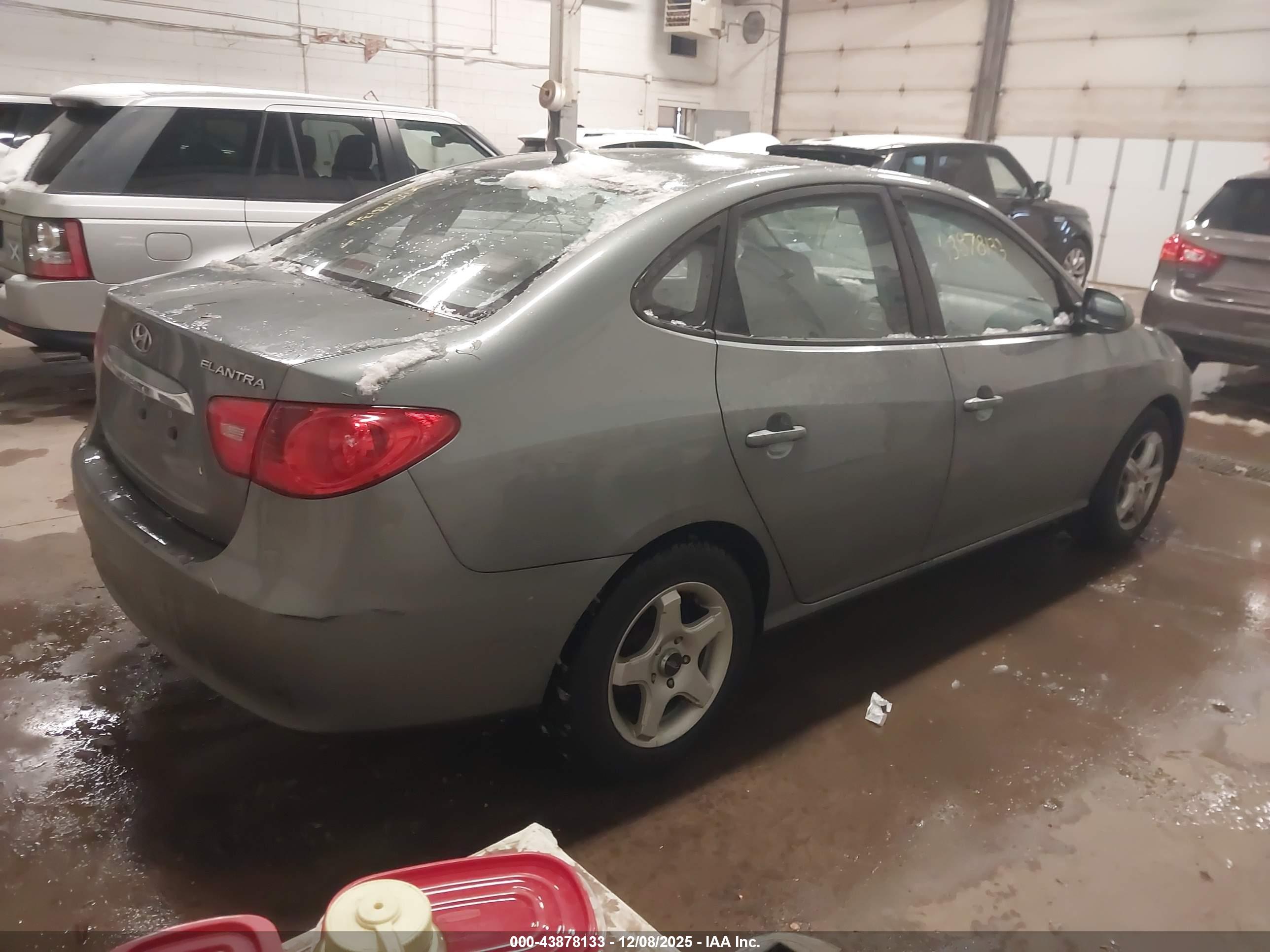 HYUNDAI ELANTRA image 4