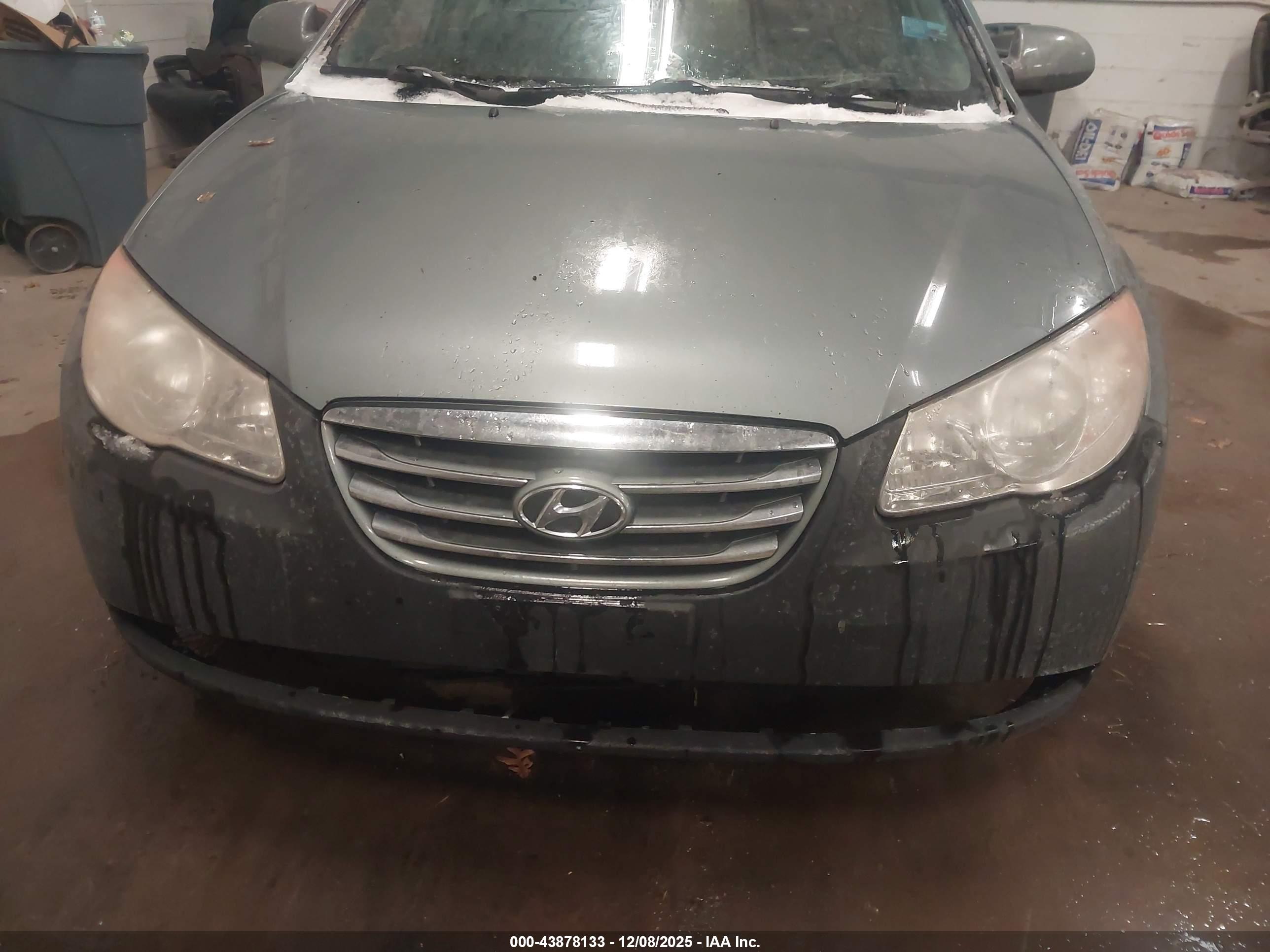 HYUNDAI ELANTRA image 6