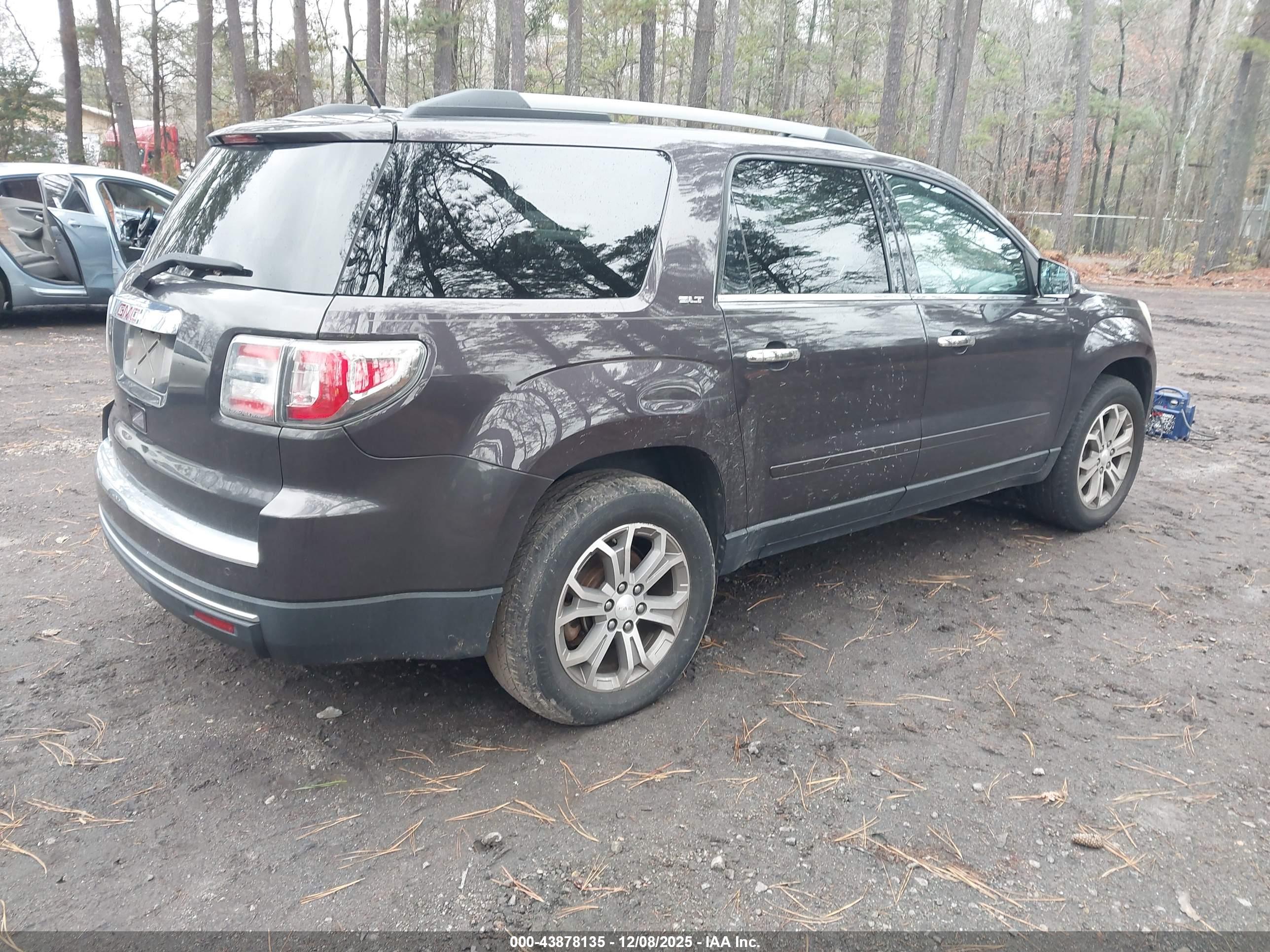 GMC ACADIA image 4