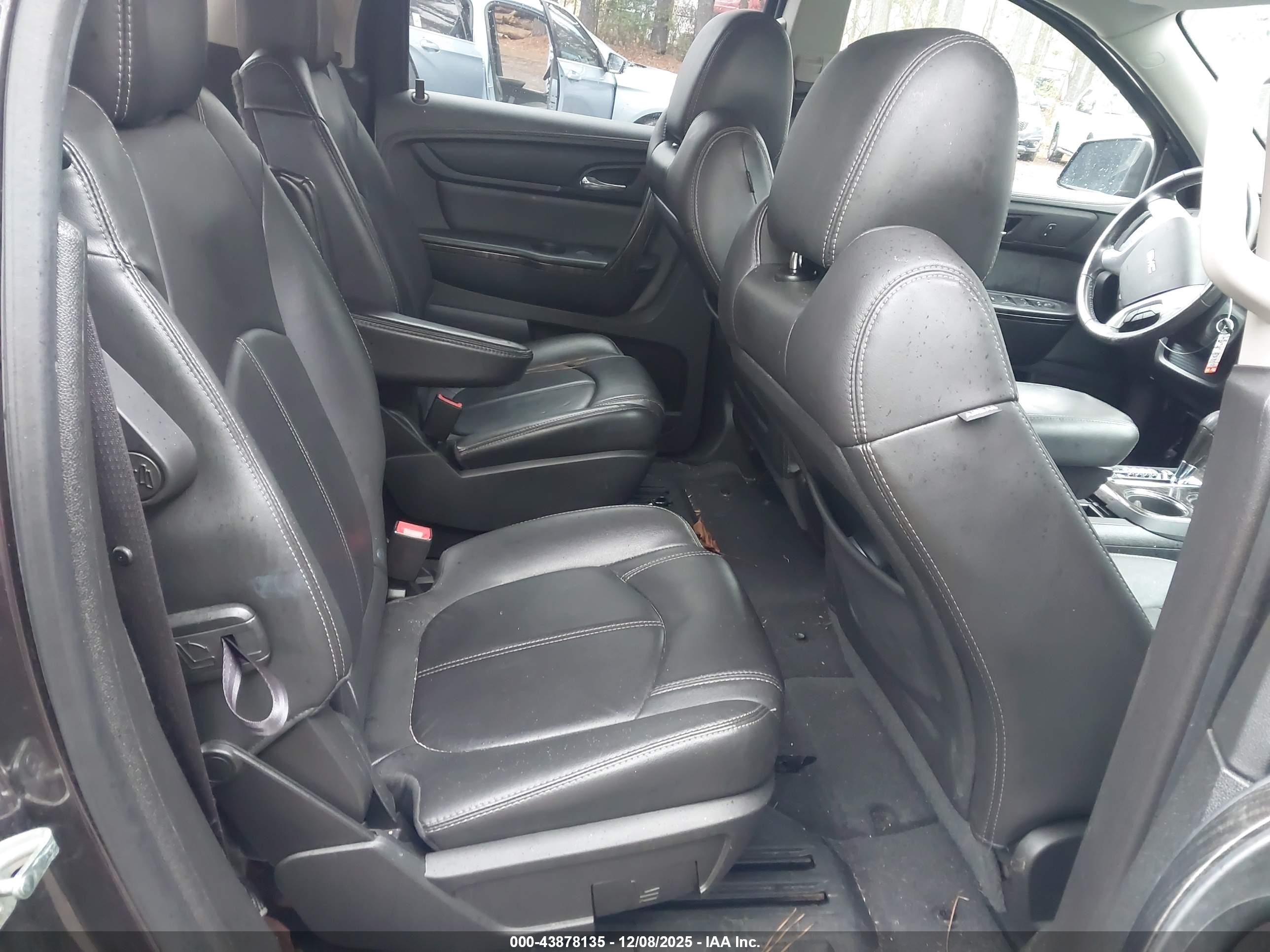 GMC ACADIA image 8