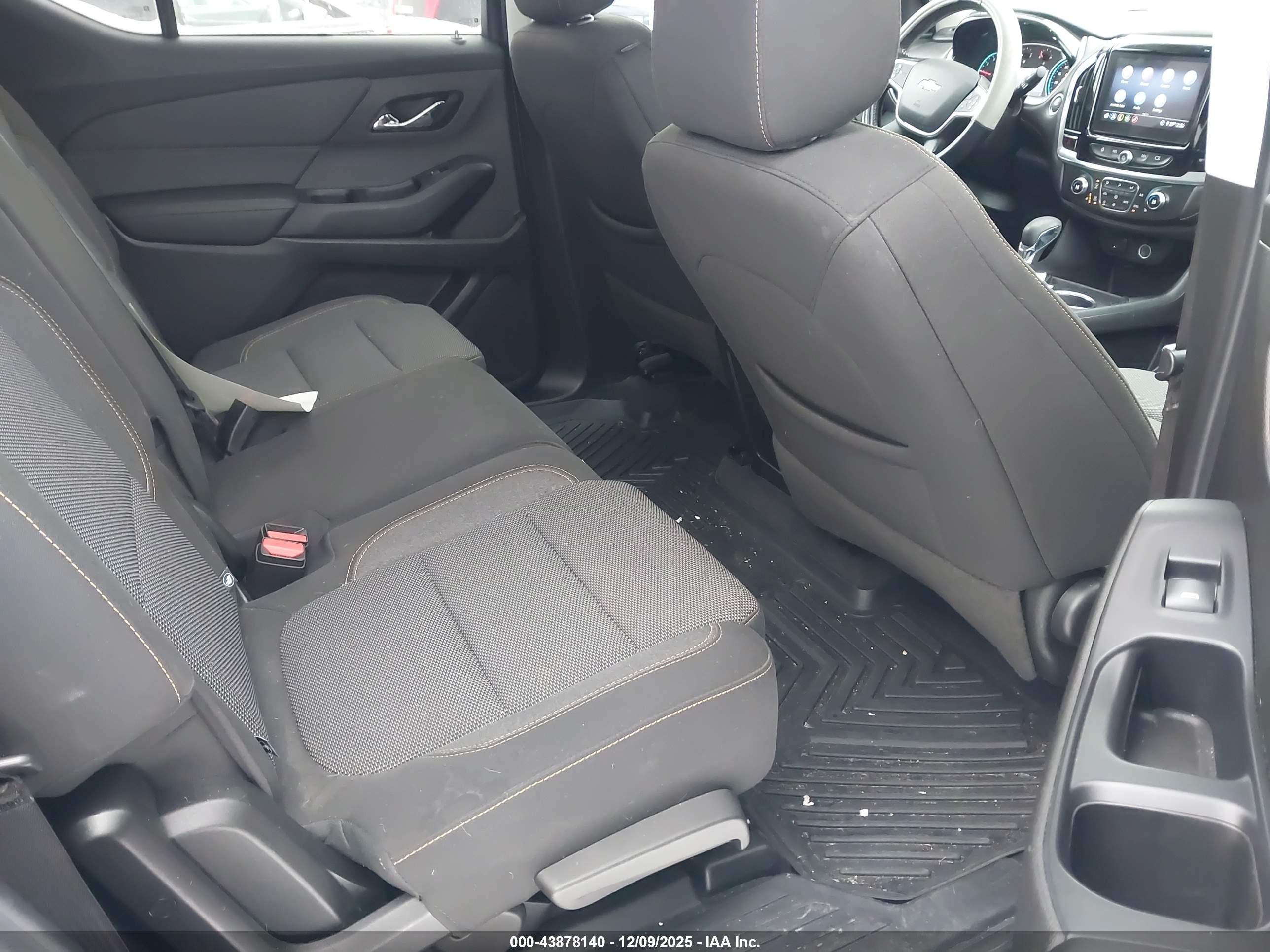 CHEVROLET TRAVERSE image 8
