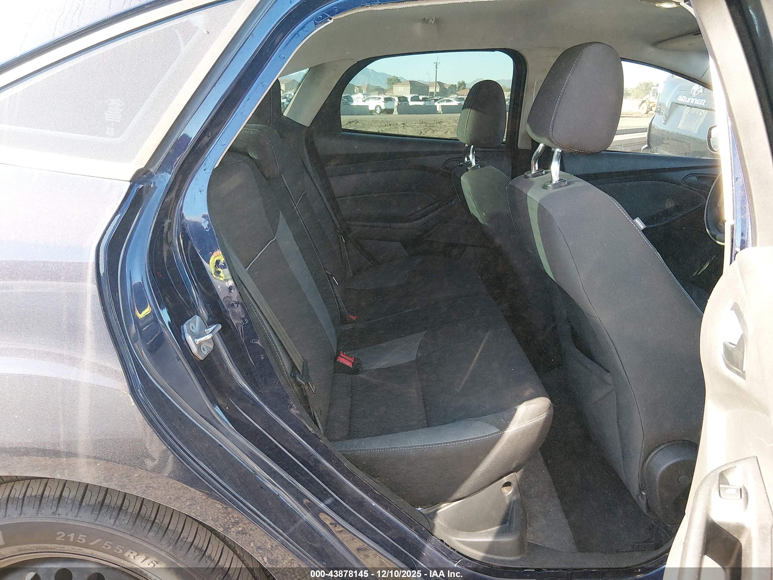 FORD FOCUS image 8