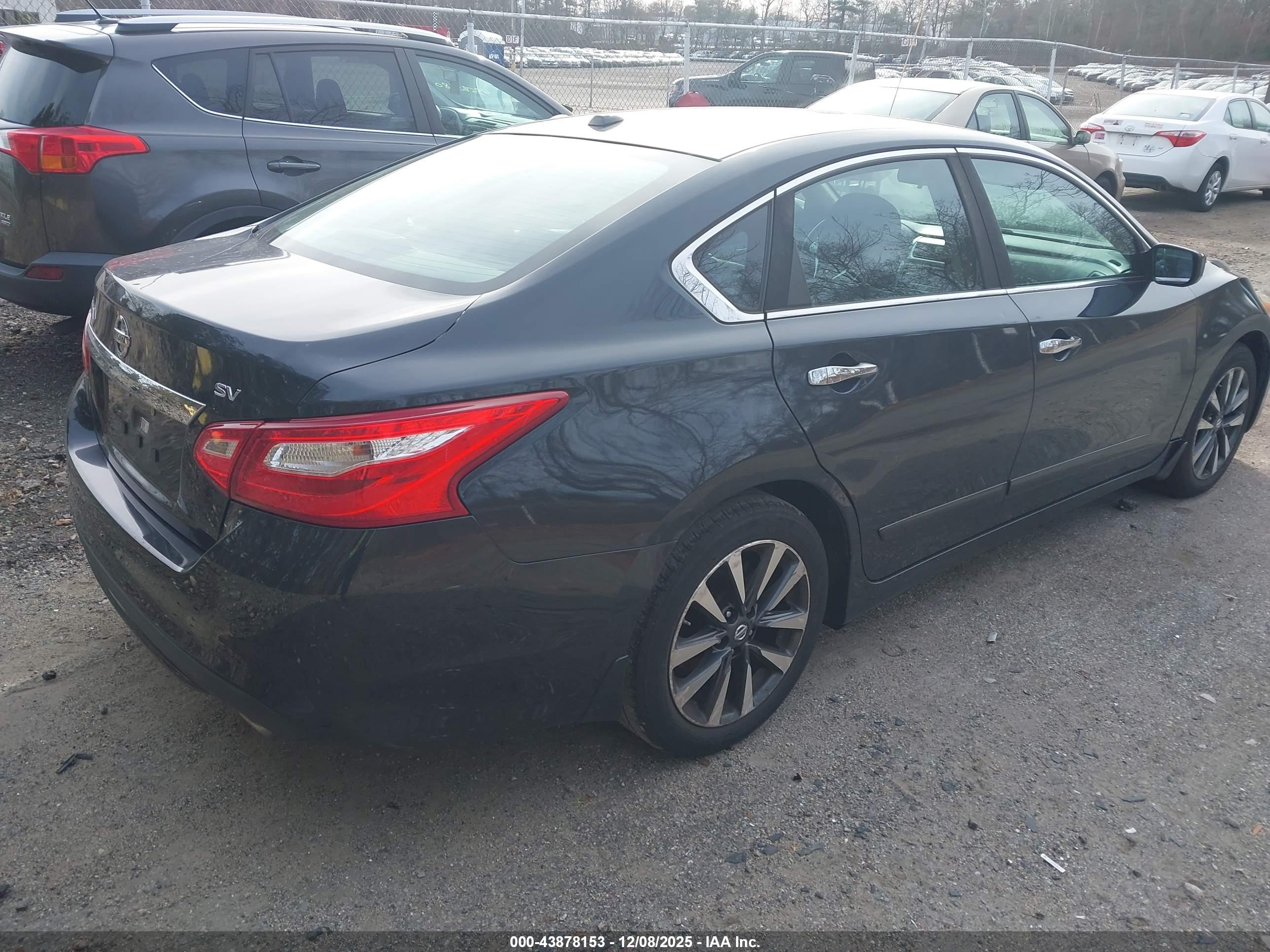 NISSAN ALTIMA image 4
