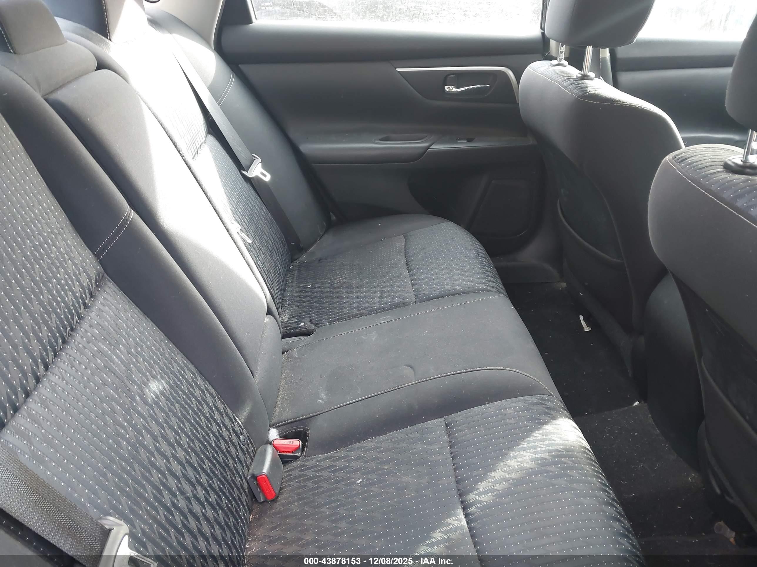 NISSAN ALTIMA image 8
