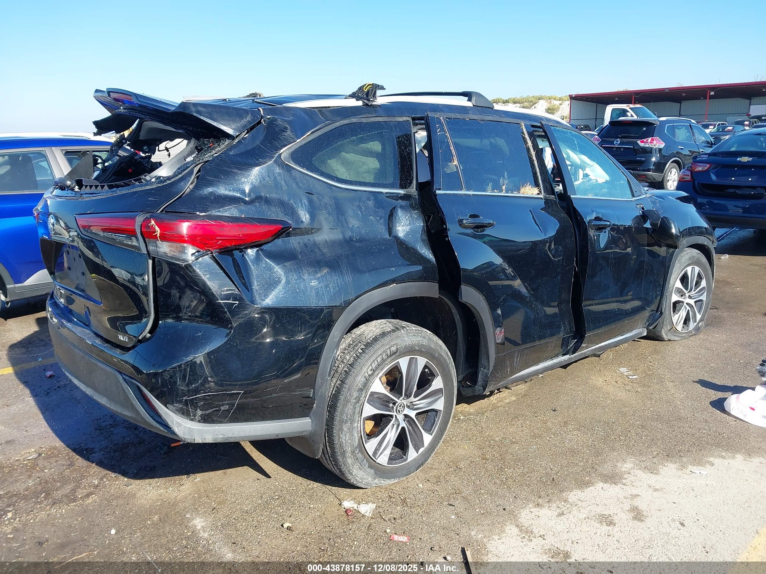 TOYOTA HIGHLANDER image 4