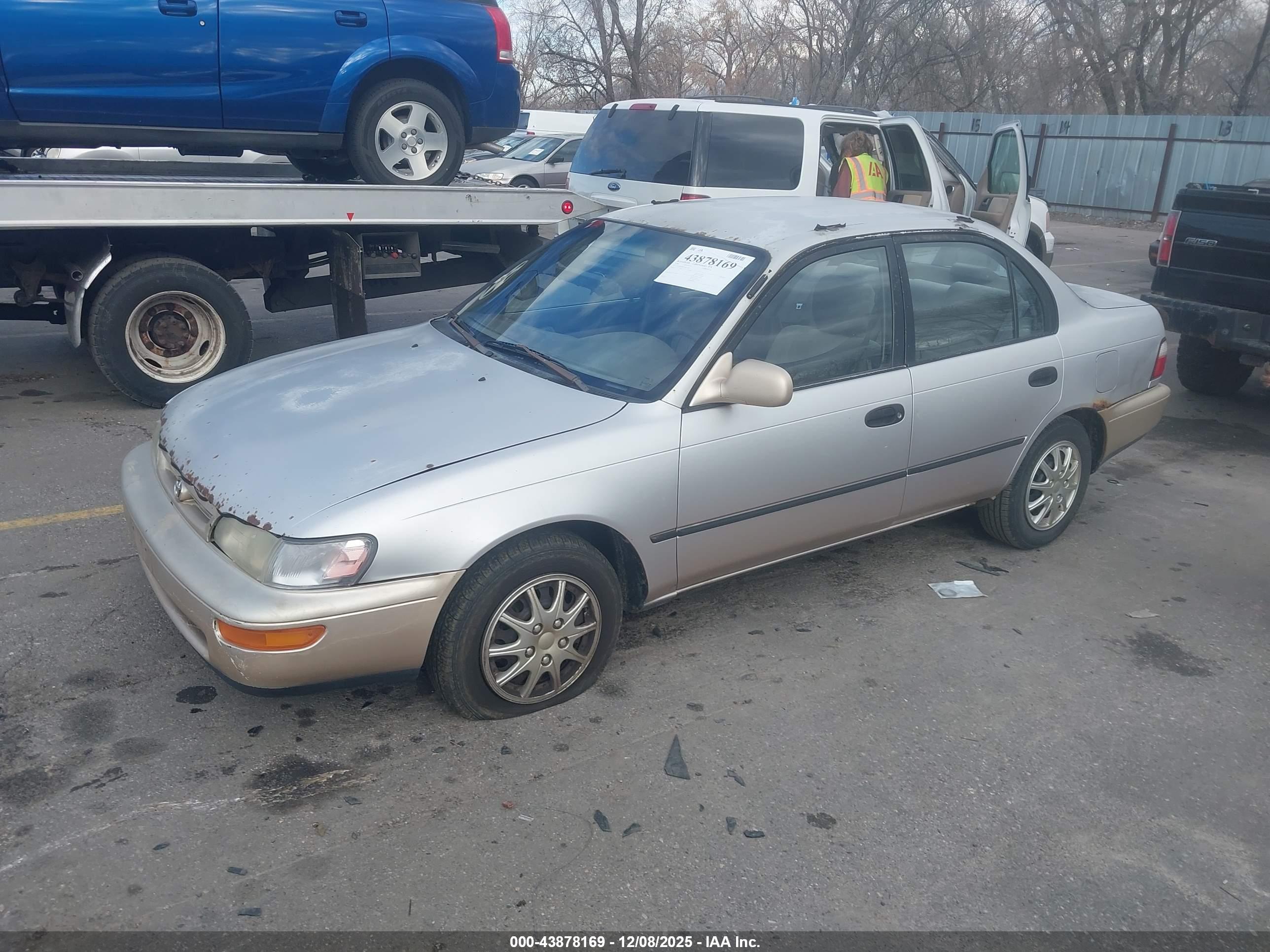 TOYOTA COROLLA image 2