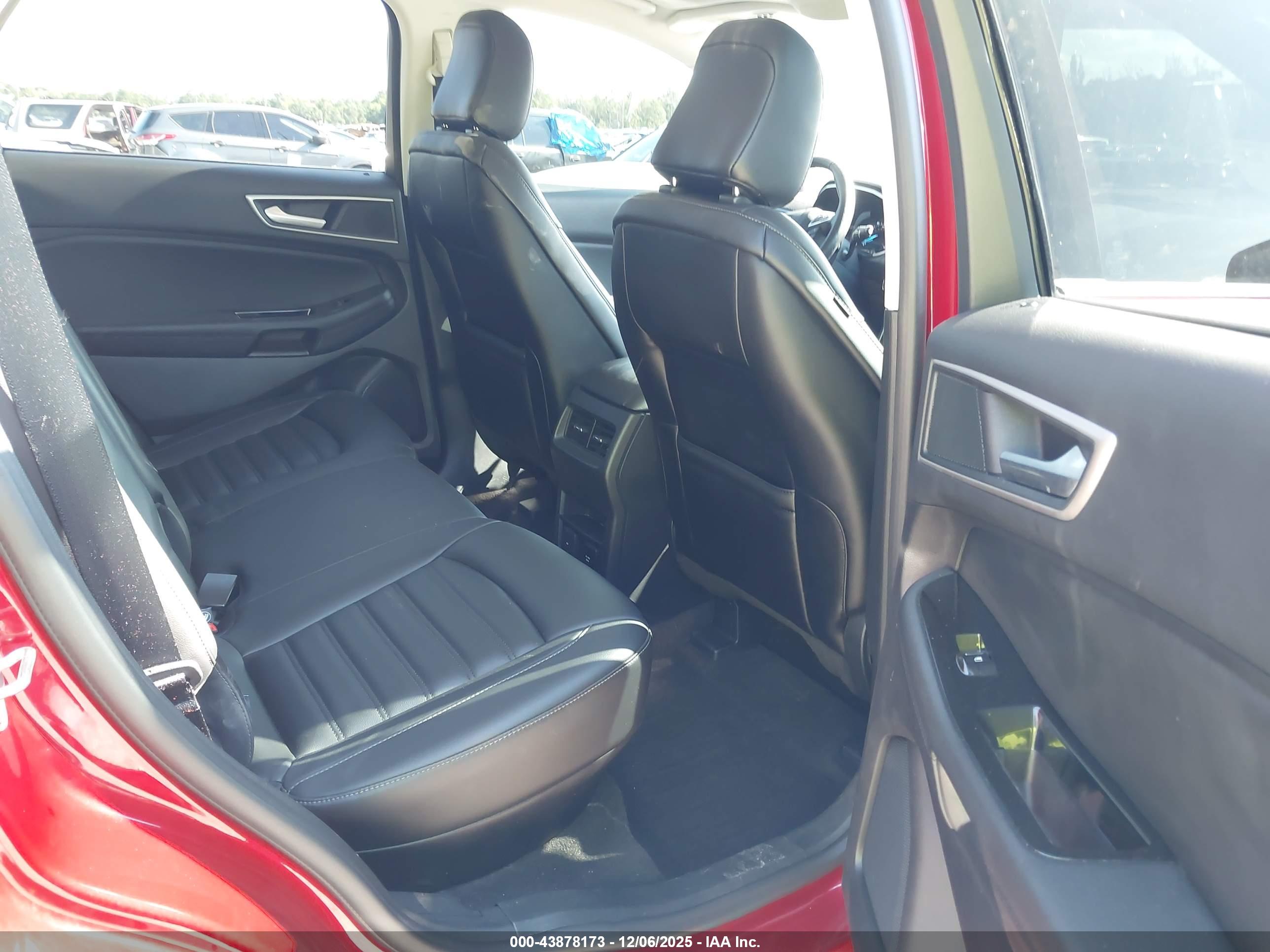 FORD EDGE image 8