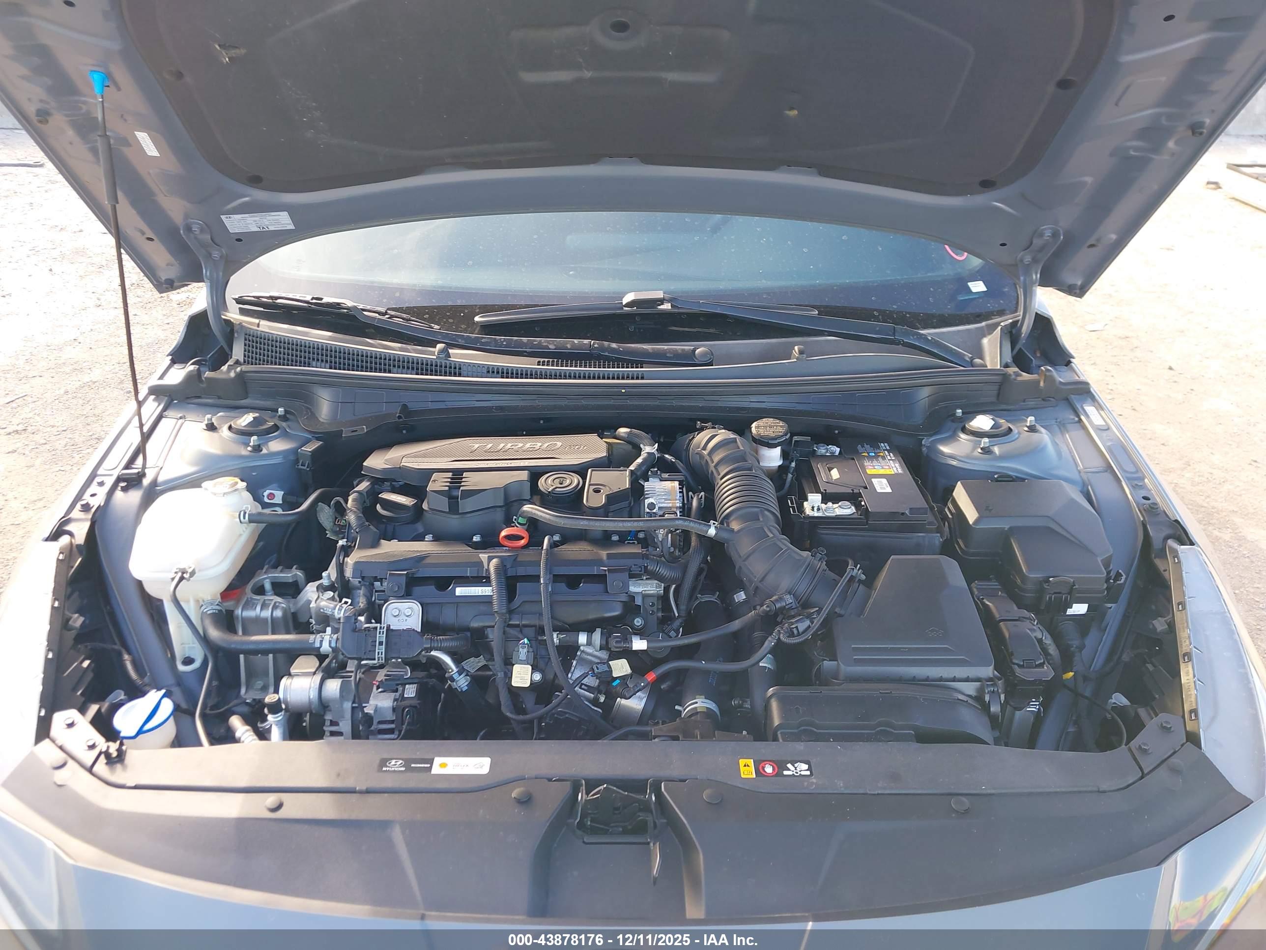 HYUNDAI ELANTRA image 10