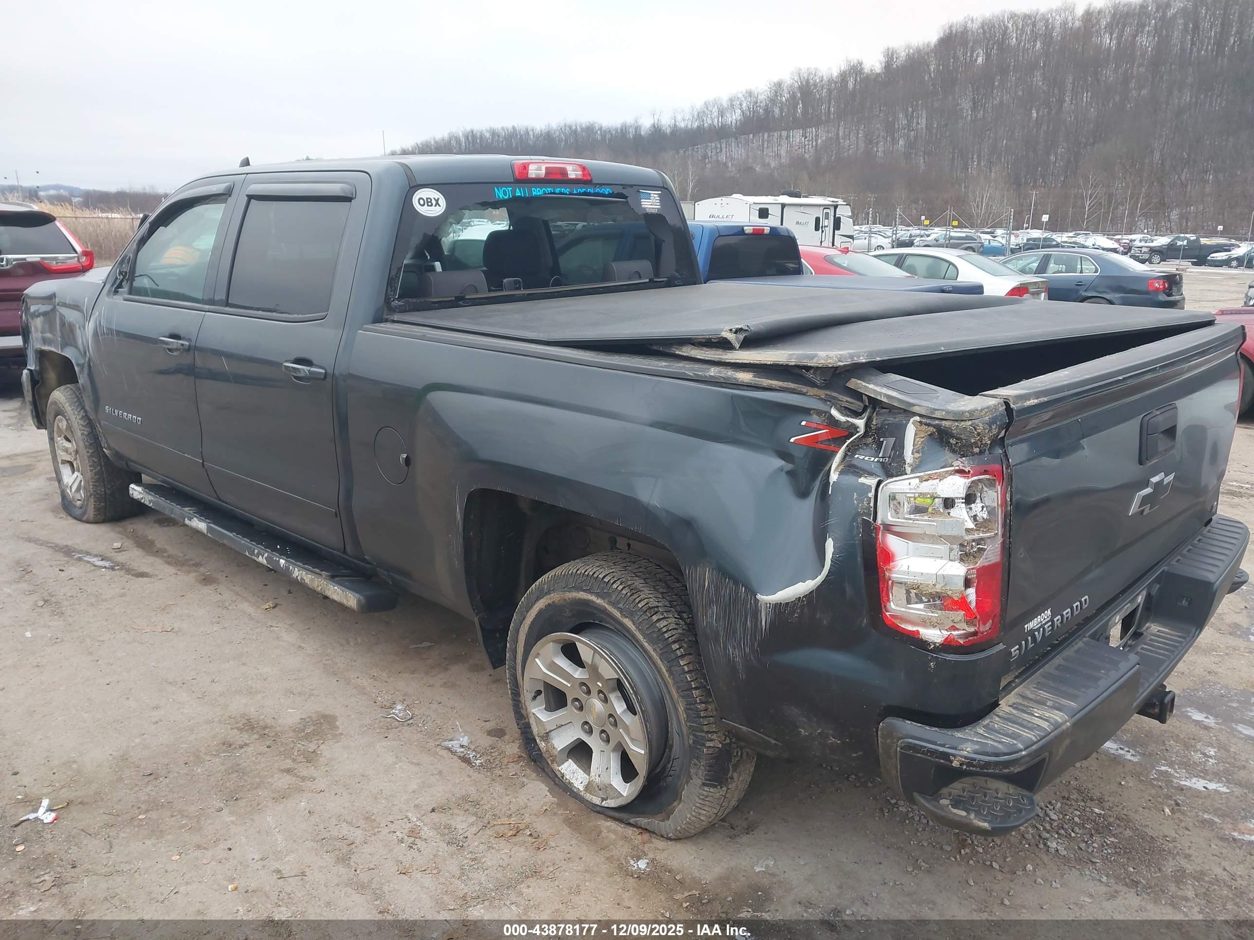 CHEVROLET SILVERADO image 3