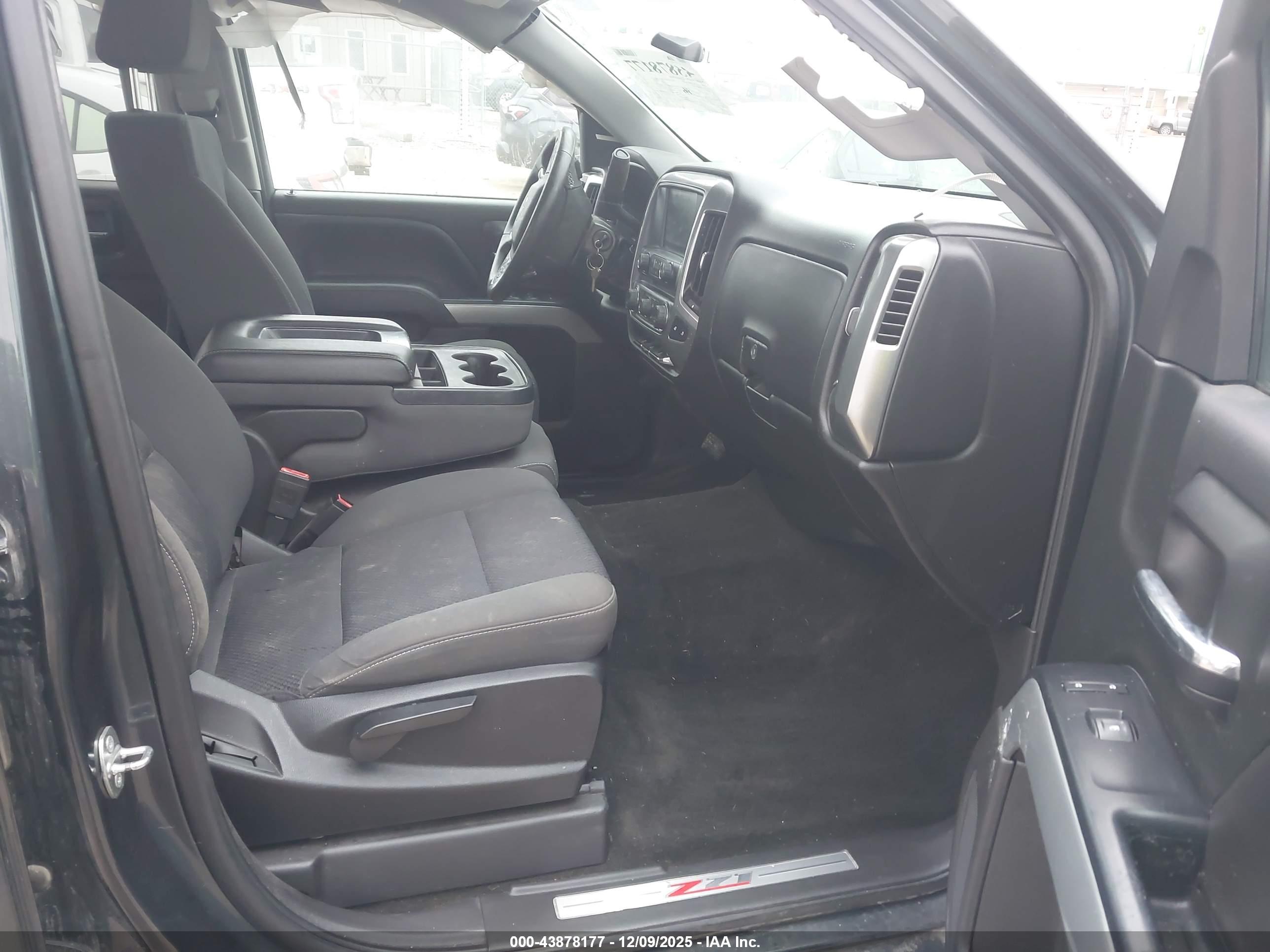 CHEVROLET SILVERADO image 5