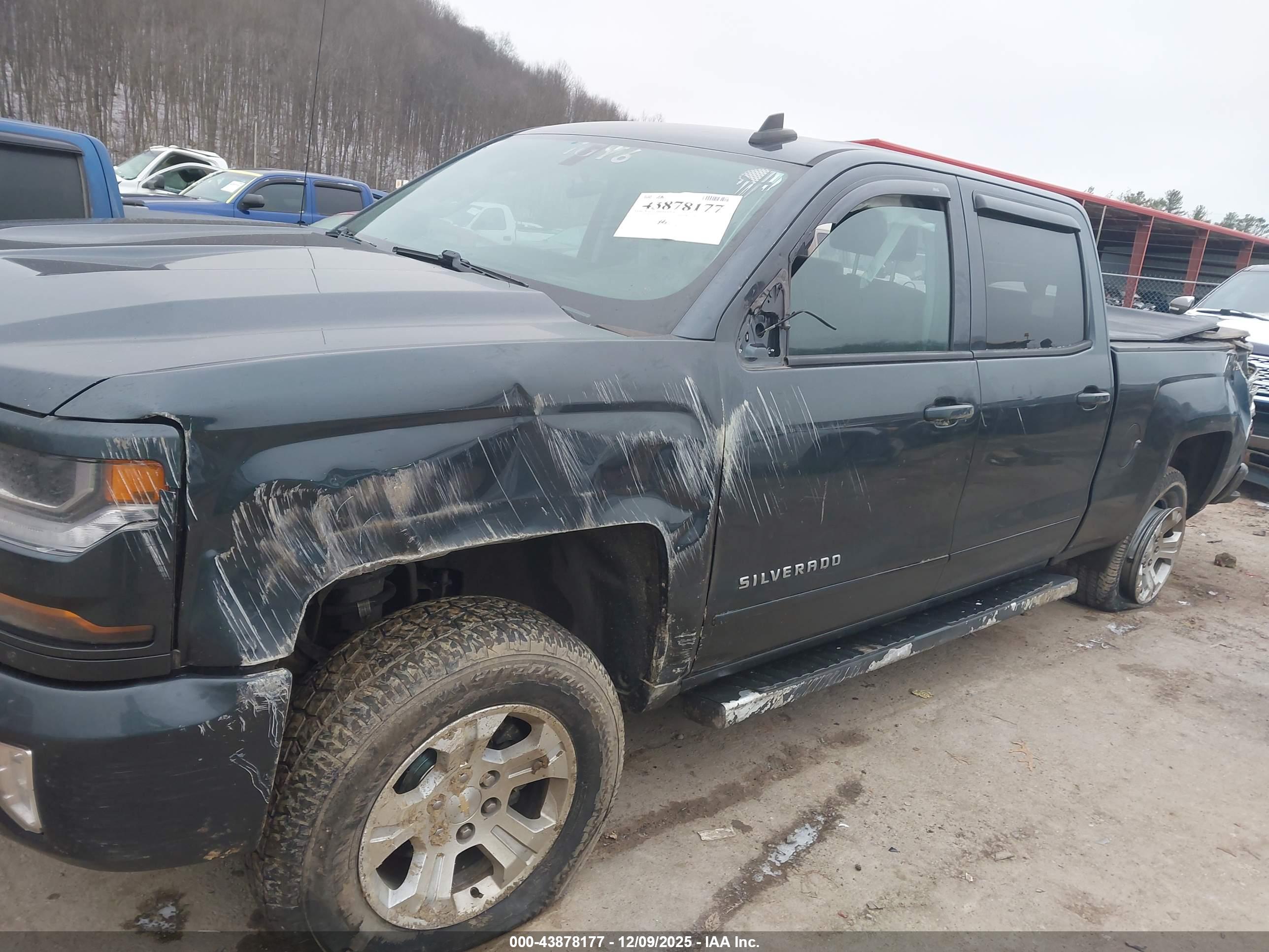 CHEVROLET SILVERADO image 6