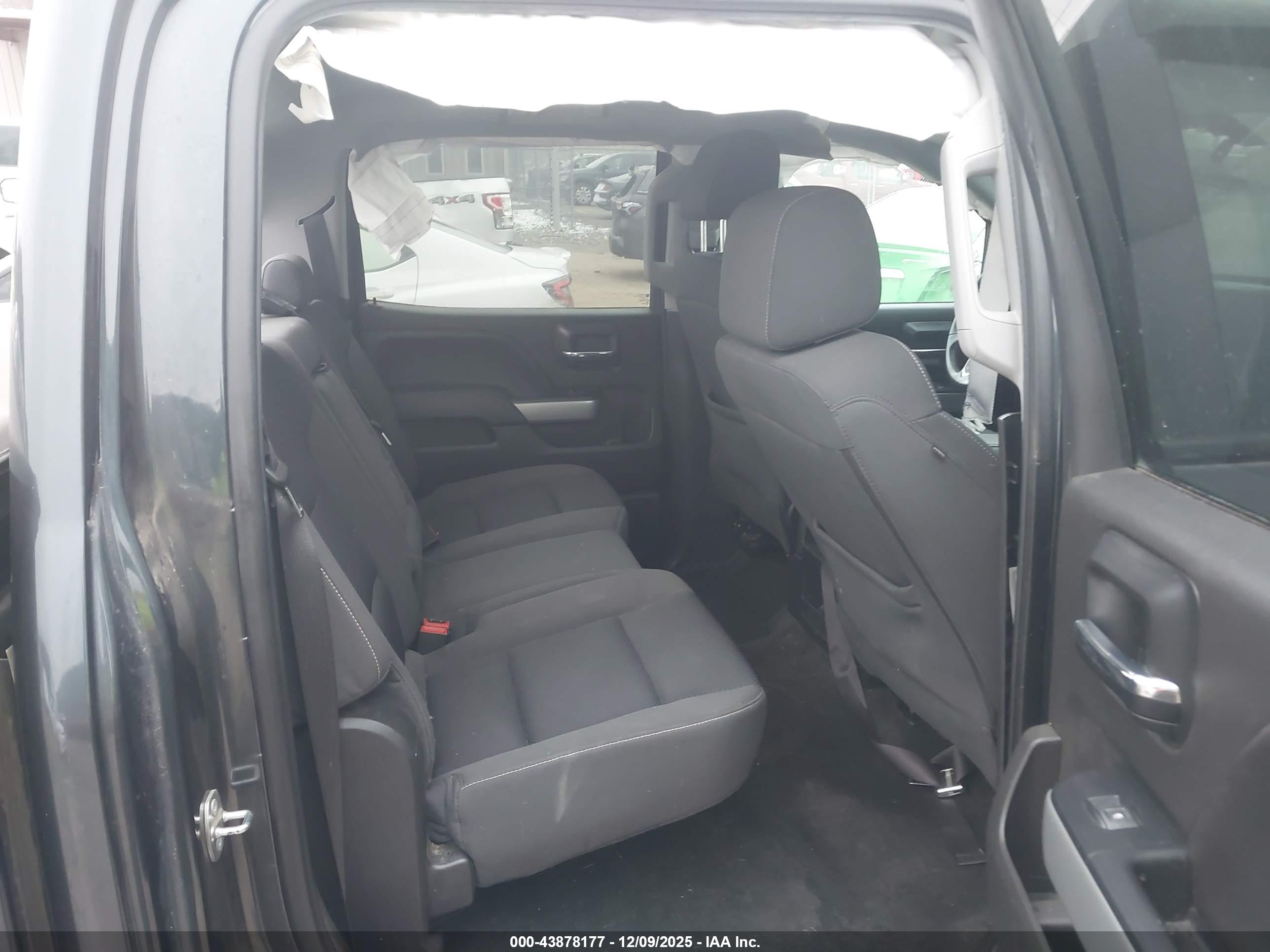 CHEVROLET SILVERADO image 8