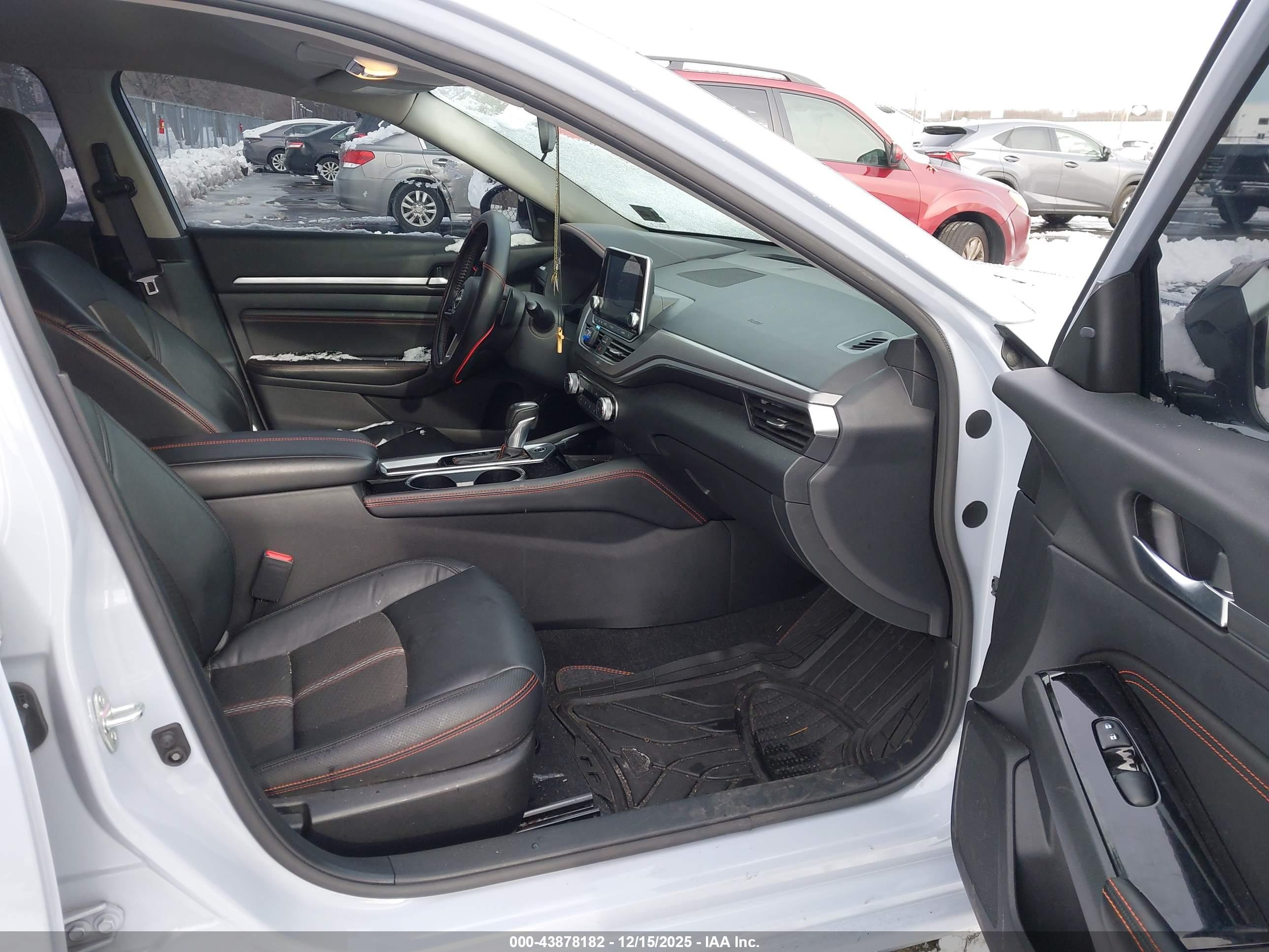 NISSAN ALTIMA image 5