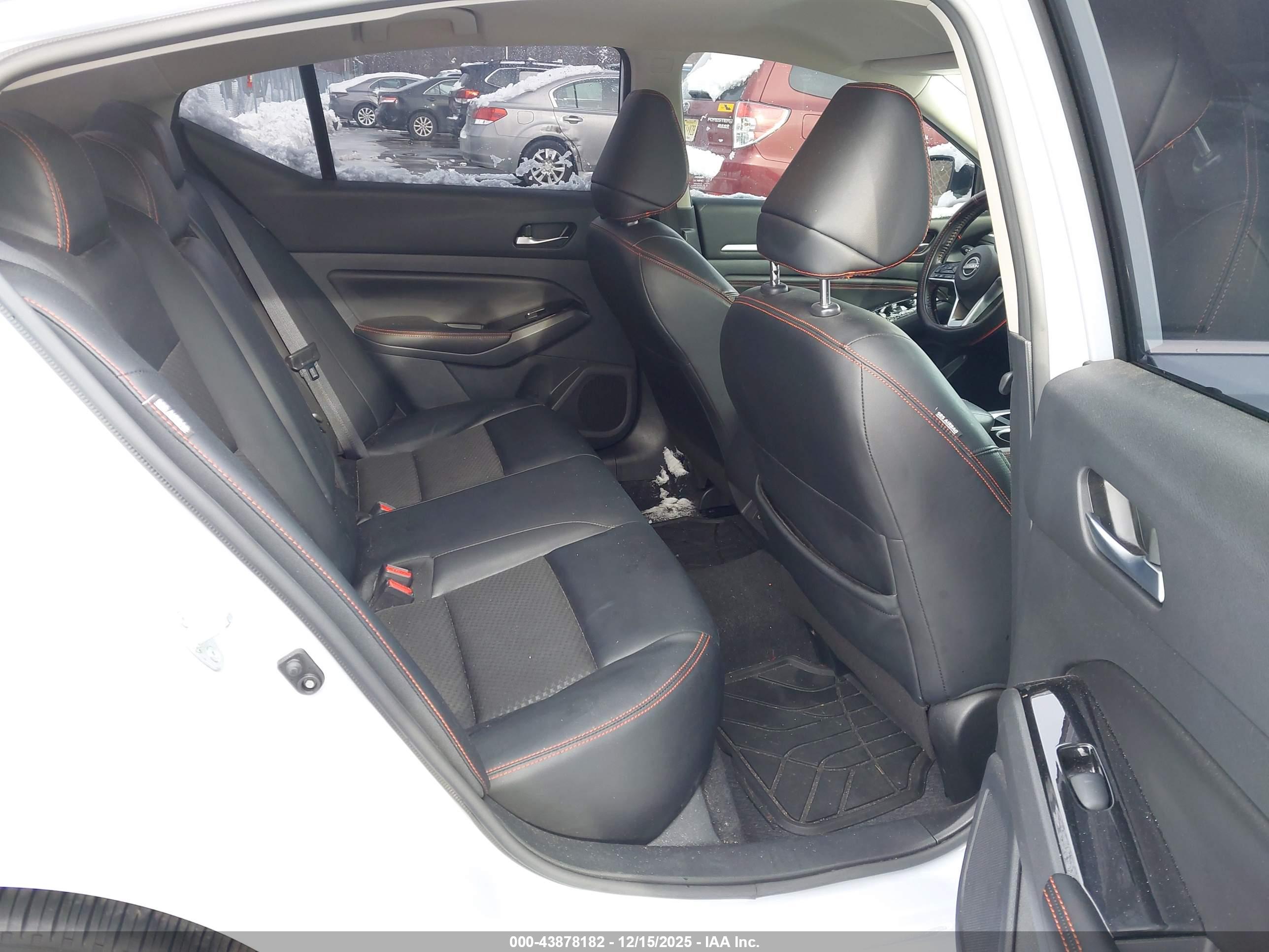 NISSAN ALTIMA image 8