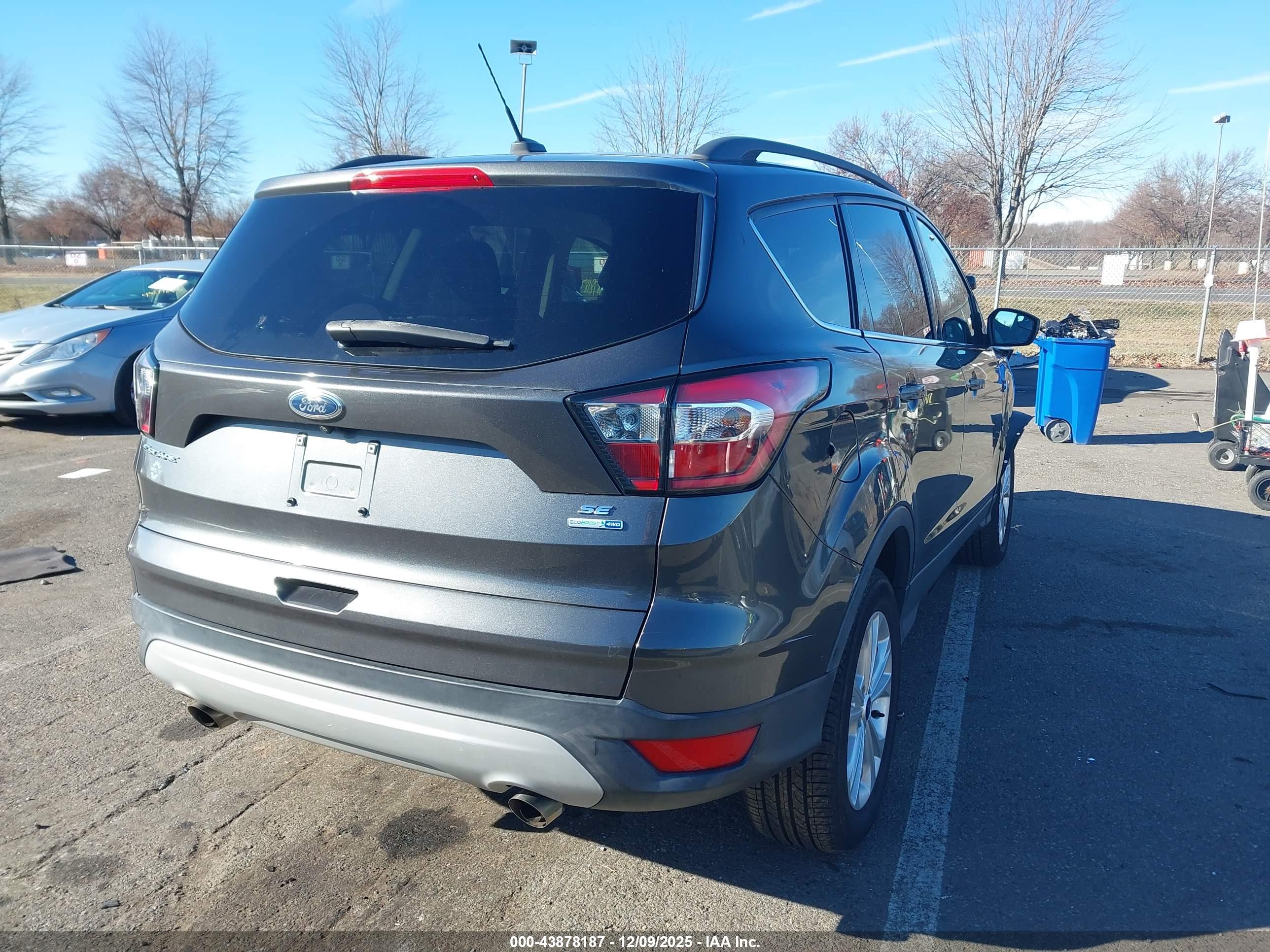 FORD ESCAPE image 4