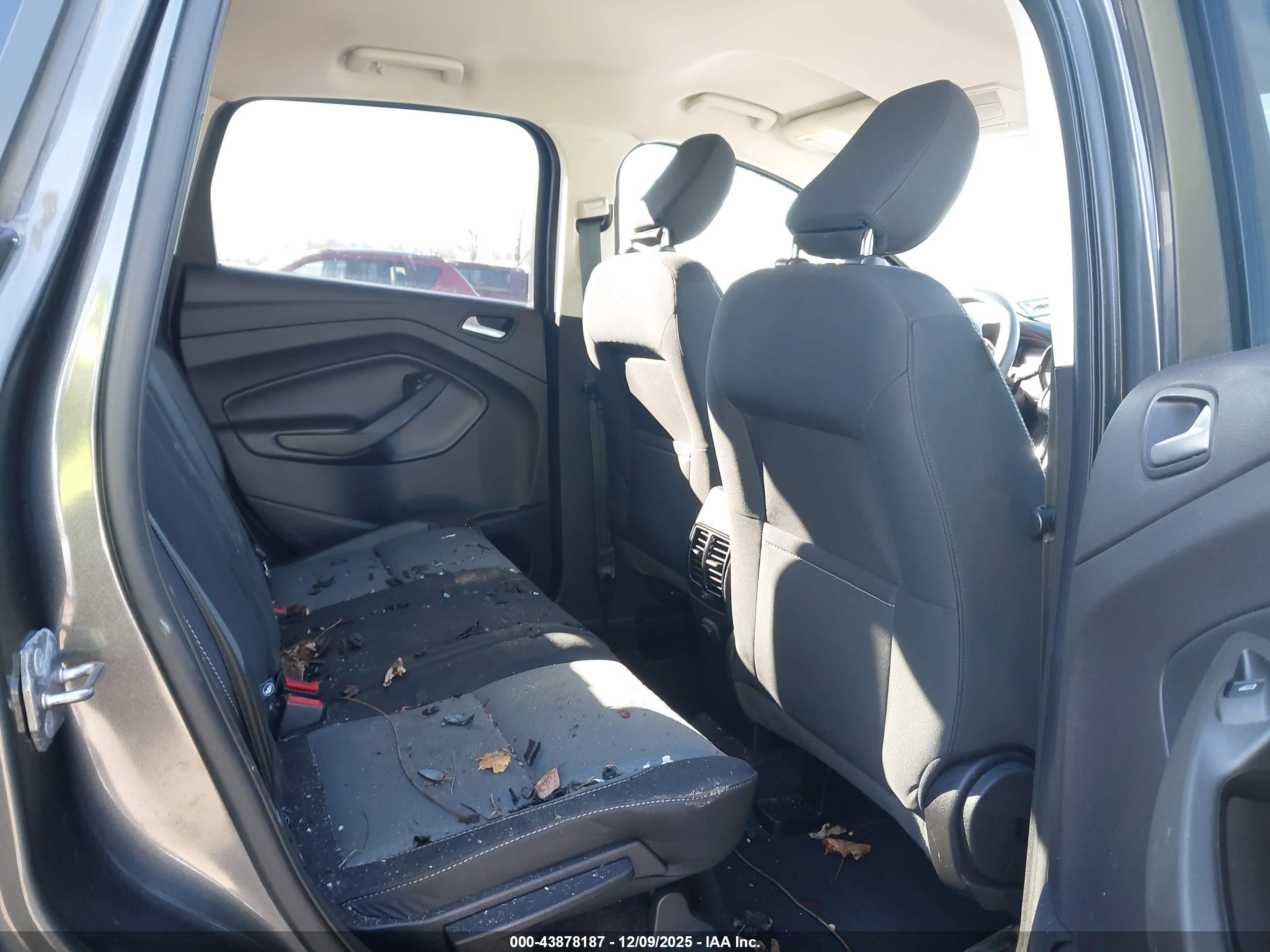 FORD ESCAPE image 8