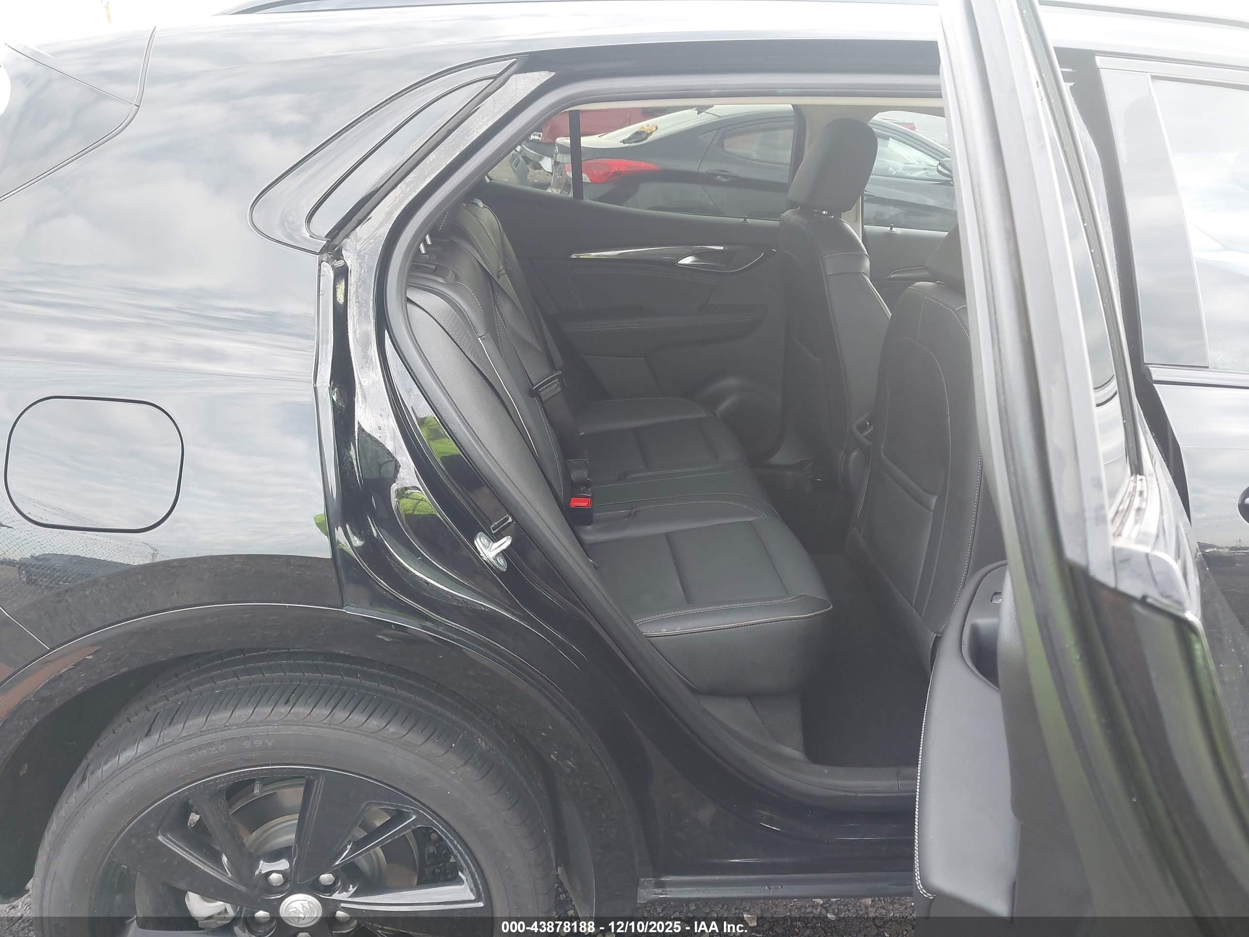 BUICK ENVISION image 8