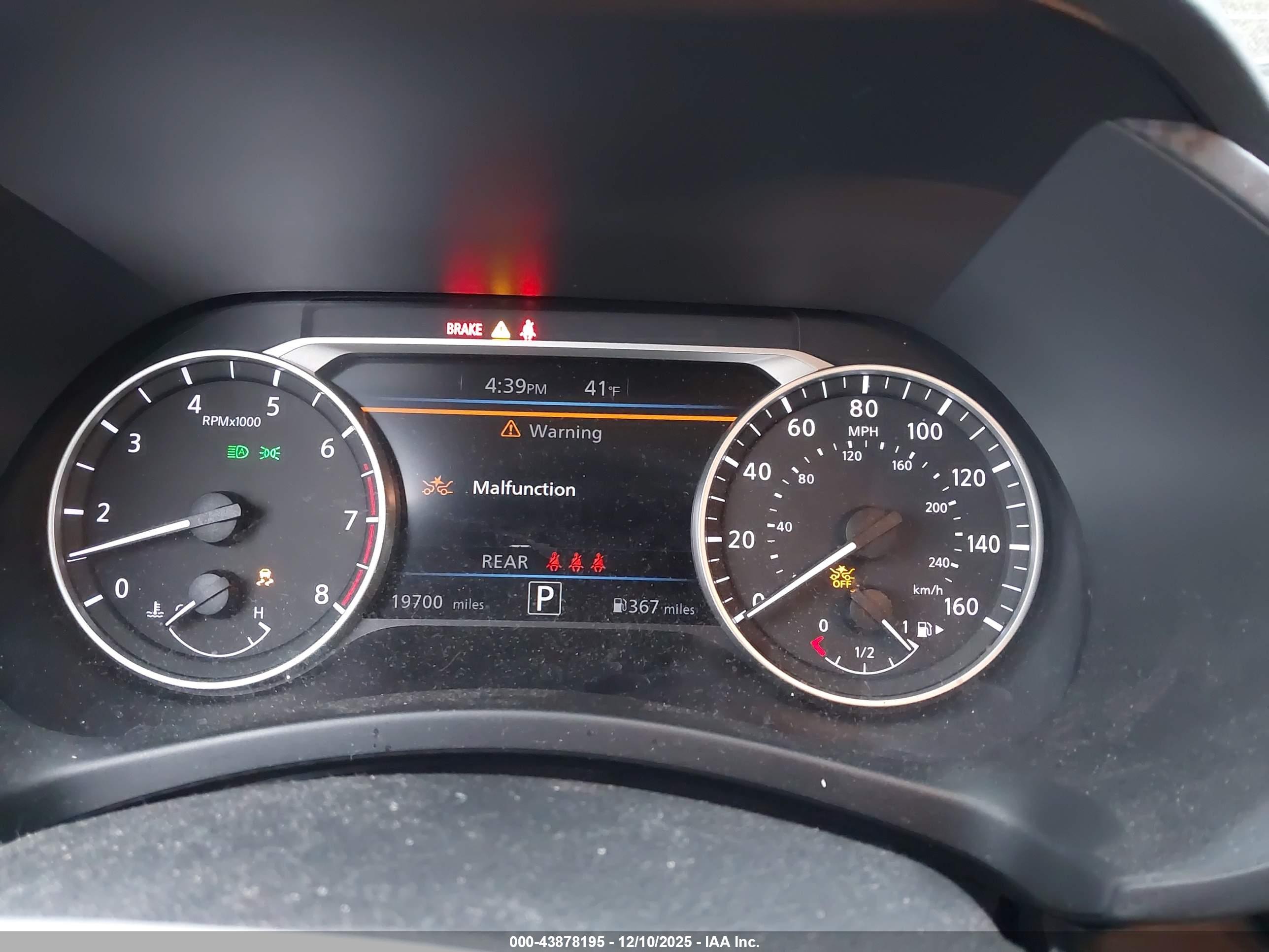 NISSAN SENTRA image 7