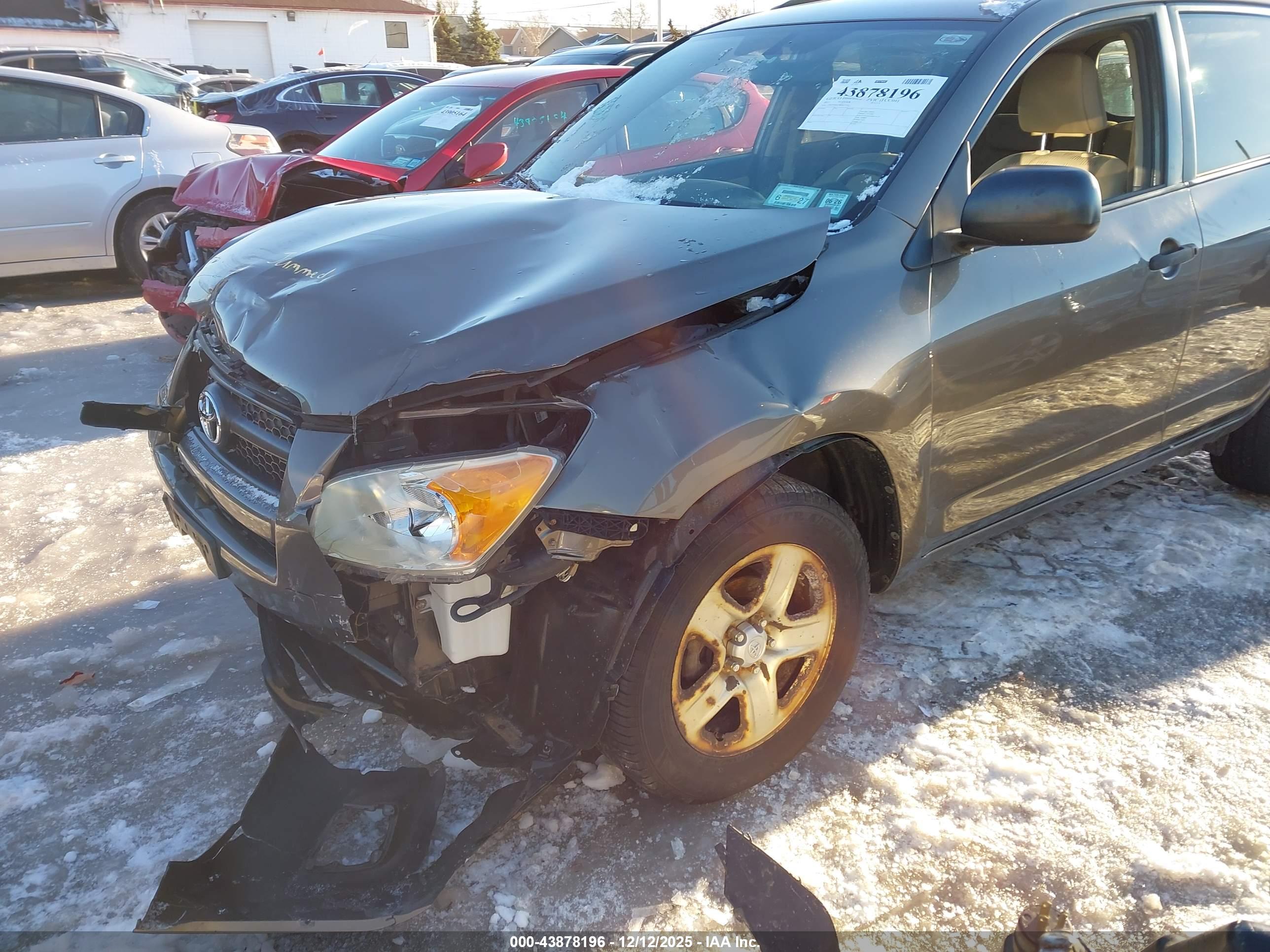 TOYOTA RAV4 image 6