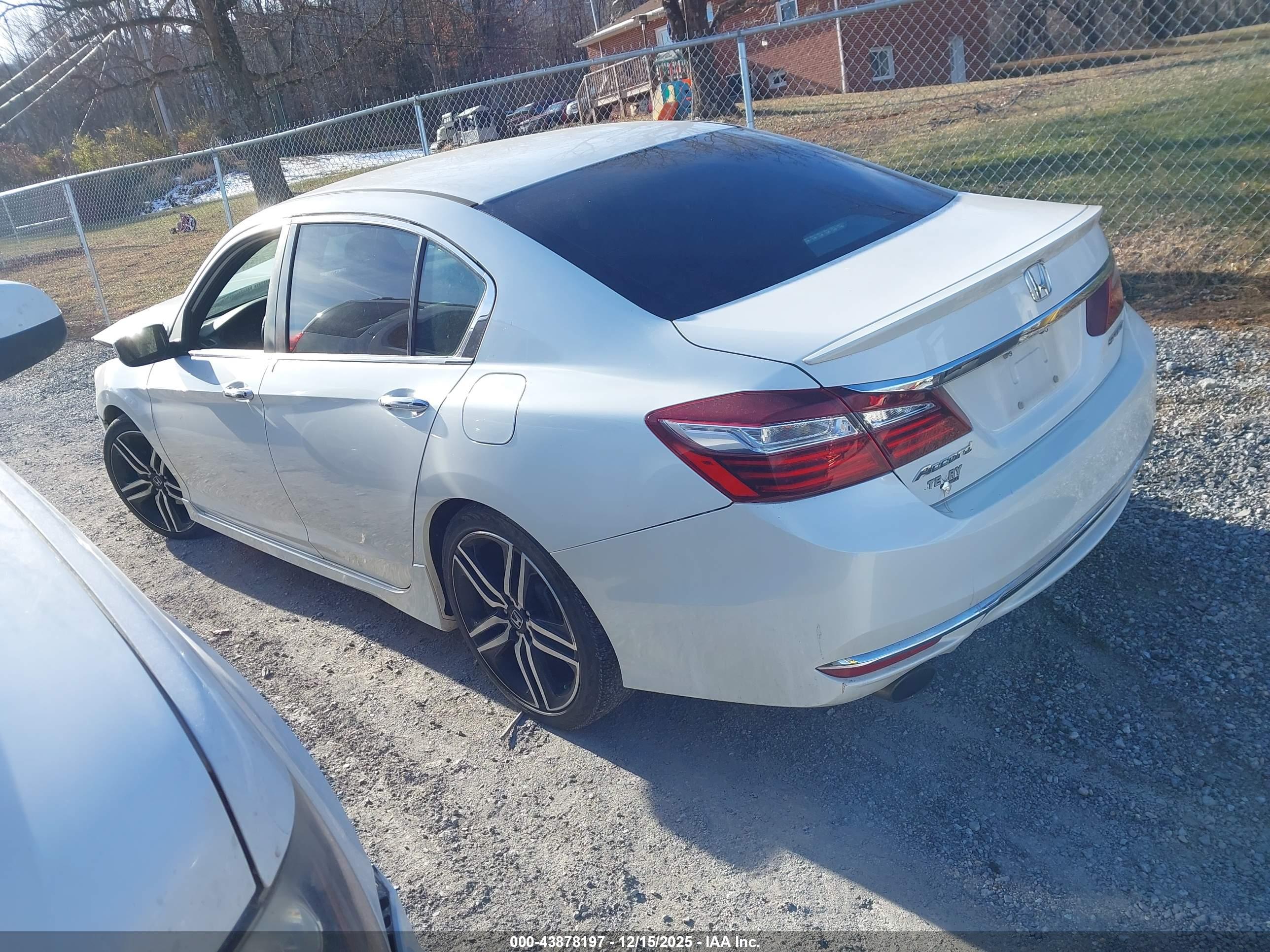 HONDA ACCORD image 3