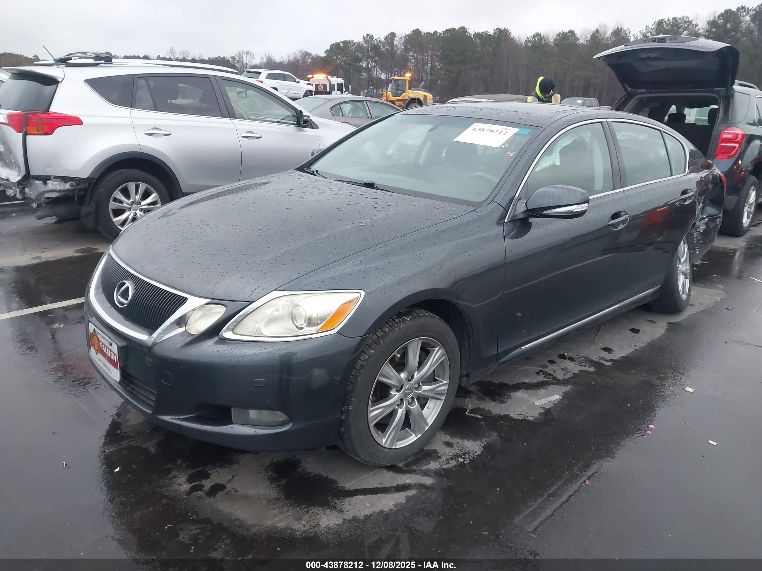 LEXUS GS image 2