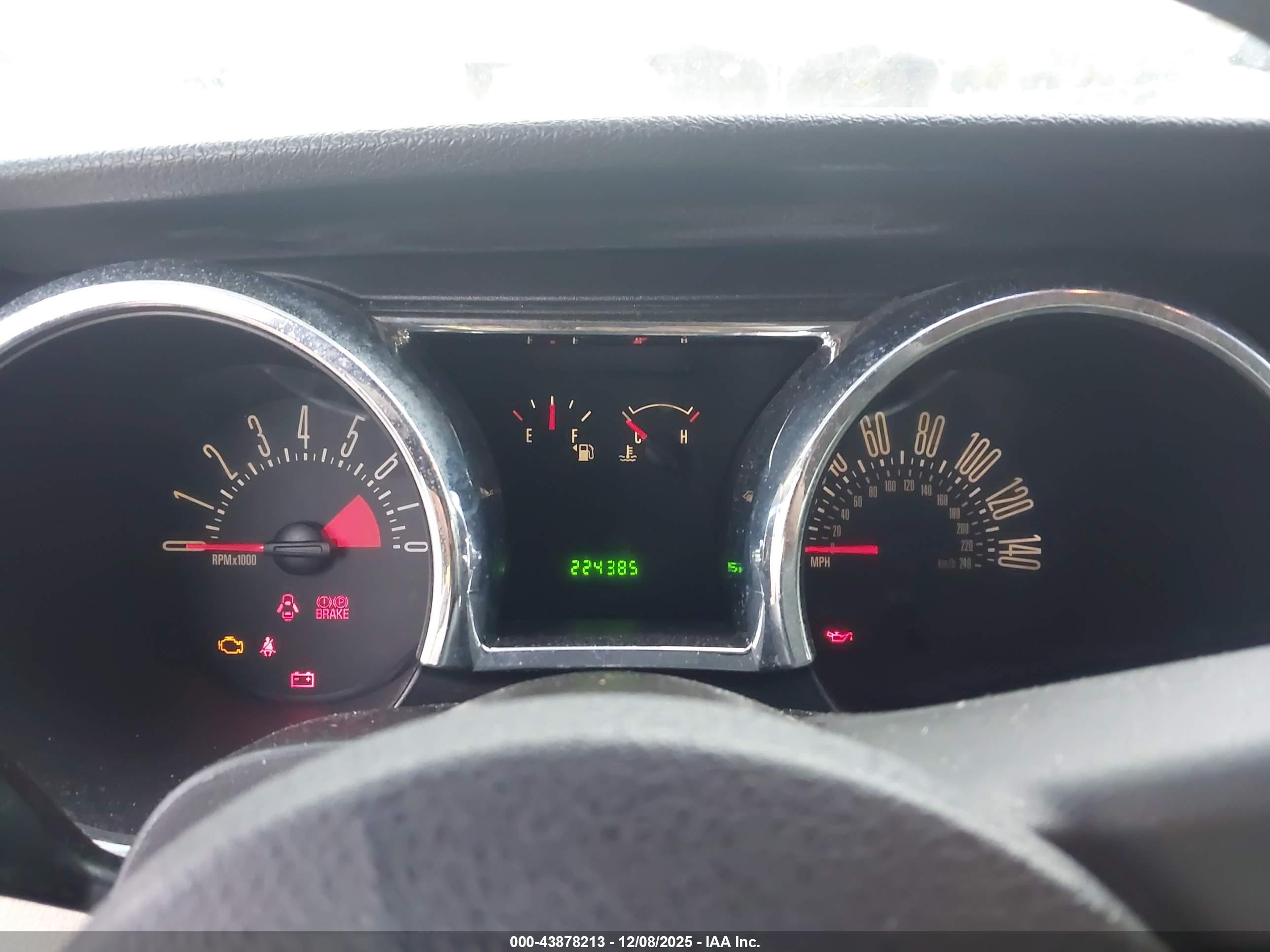 FORD MUSTANG image 7