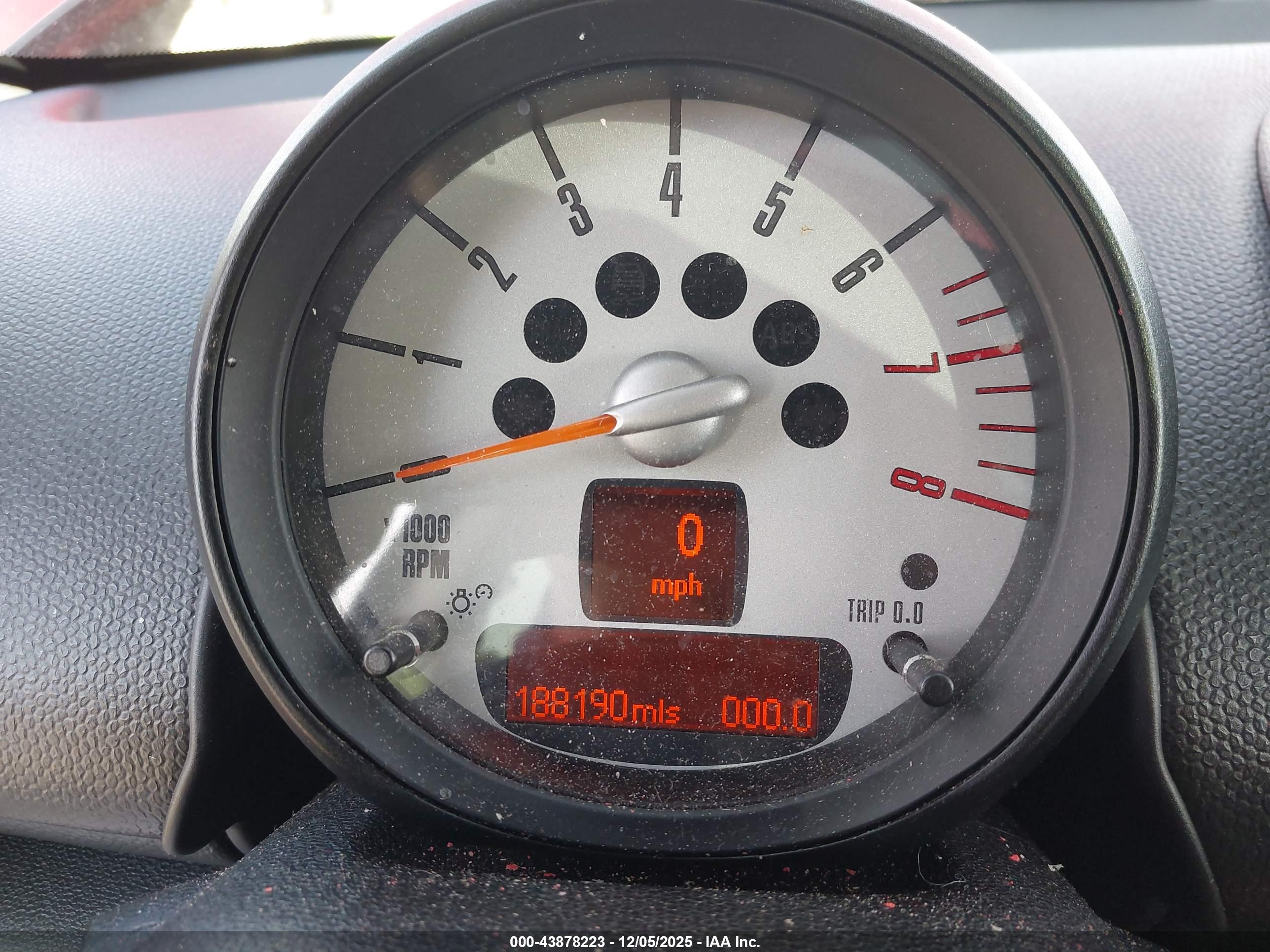 MINI COUNTRYMAN image 7