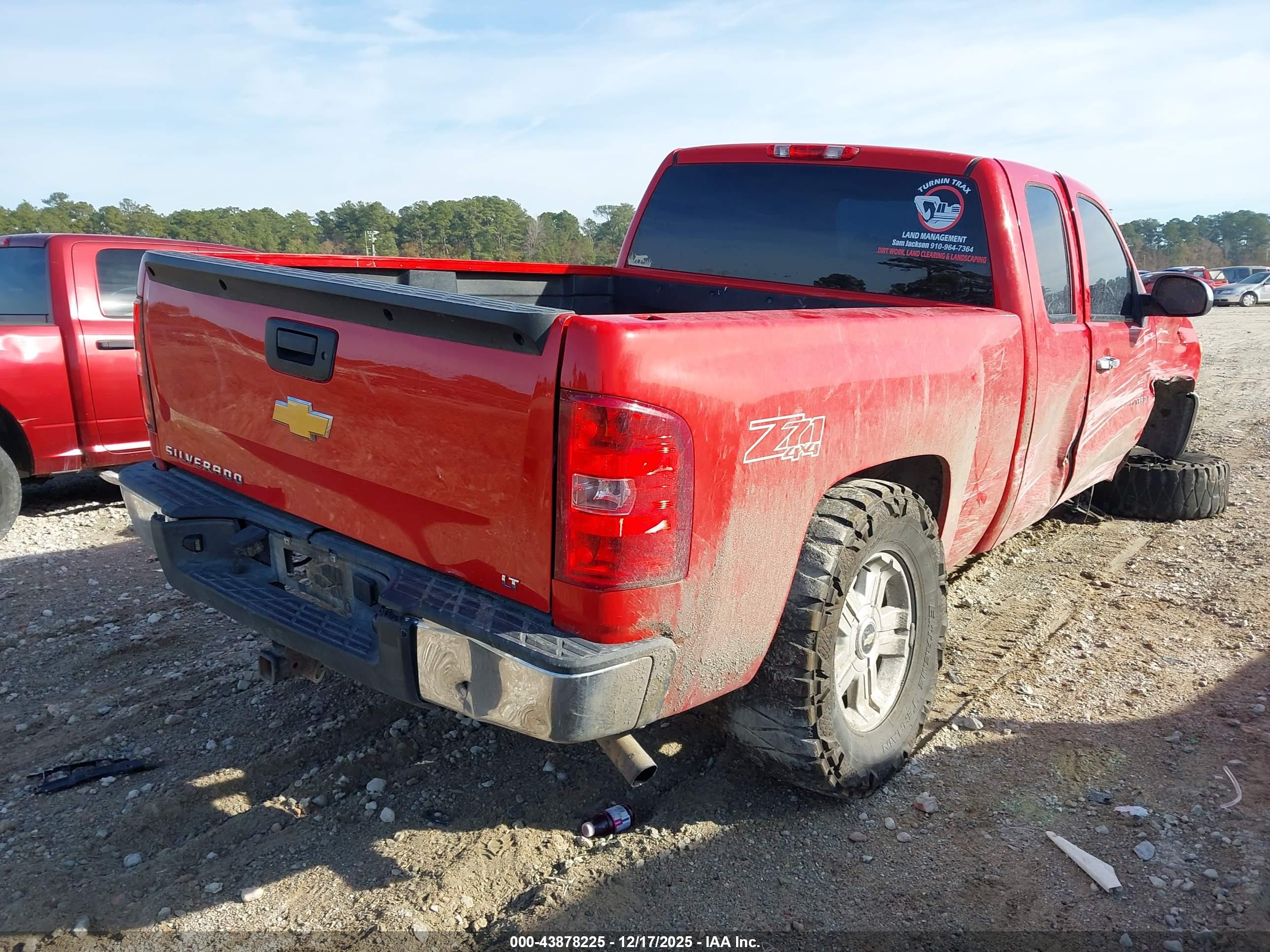 CHEVROLET SILVERADO image 4