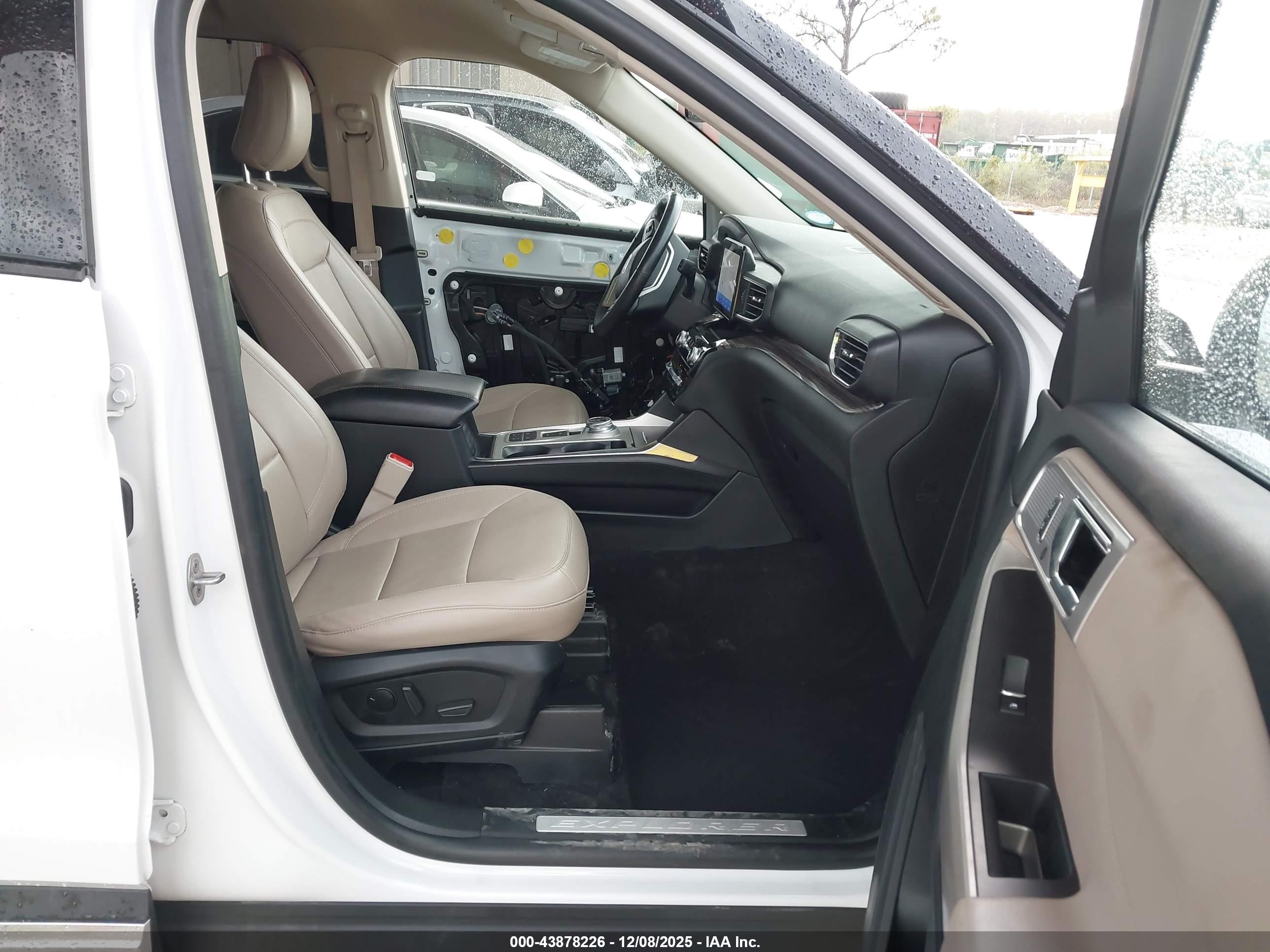 FORD EXPLORER image 5