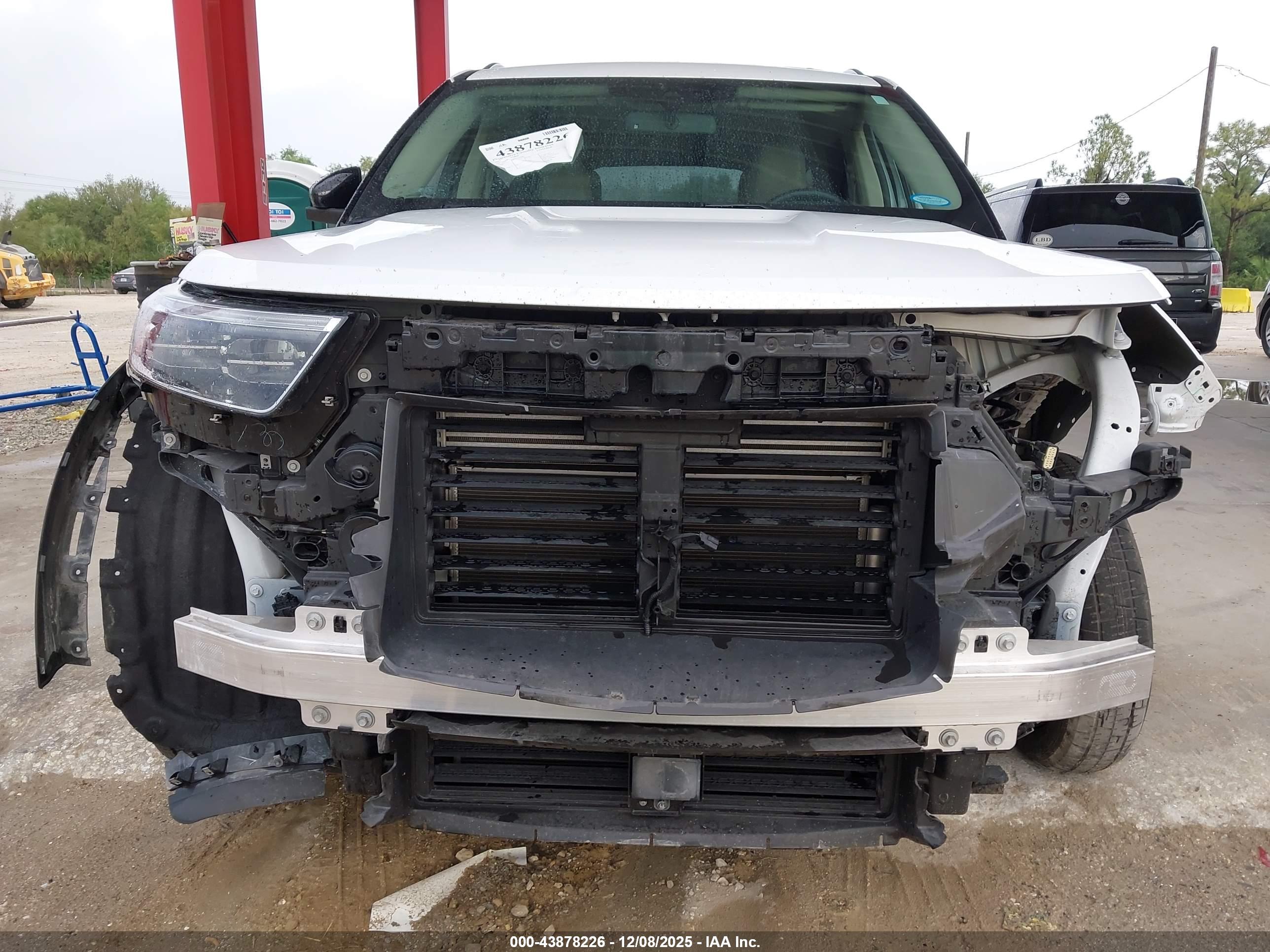 FORD EXPLORER image 6