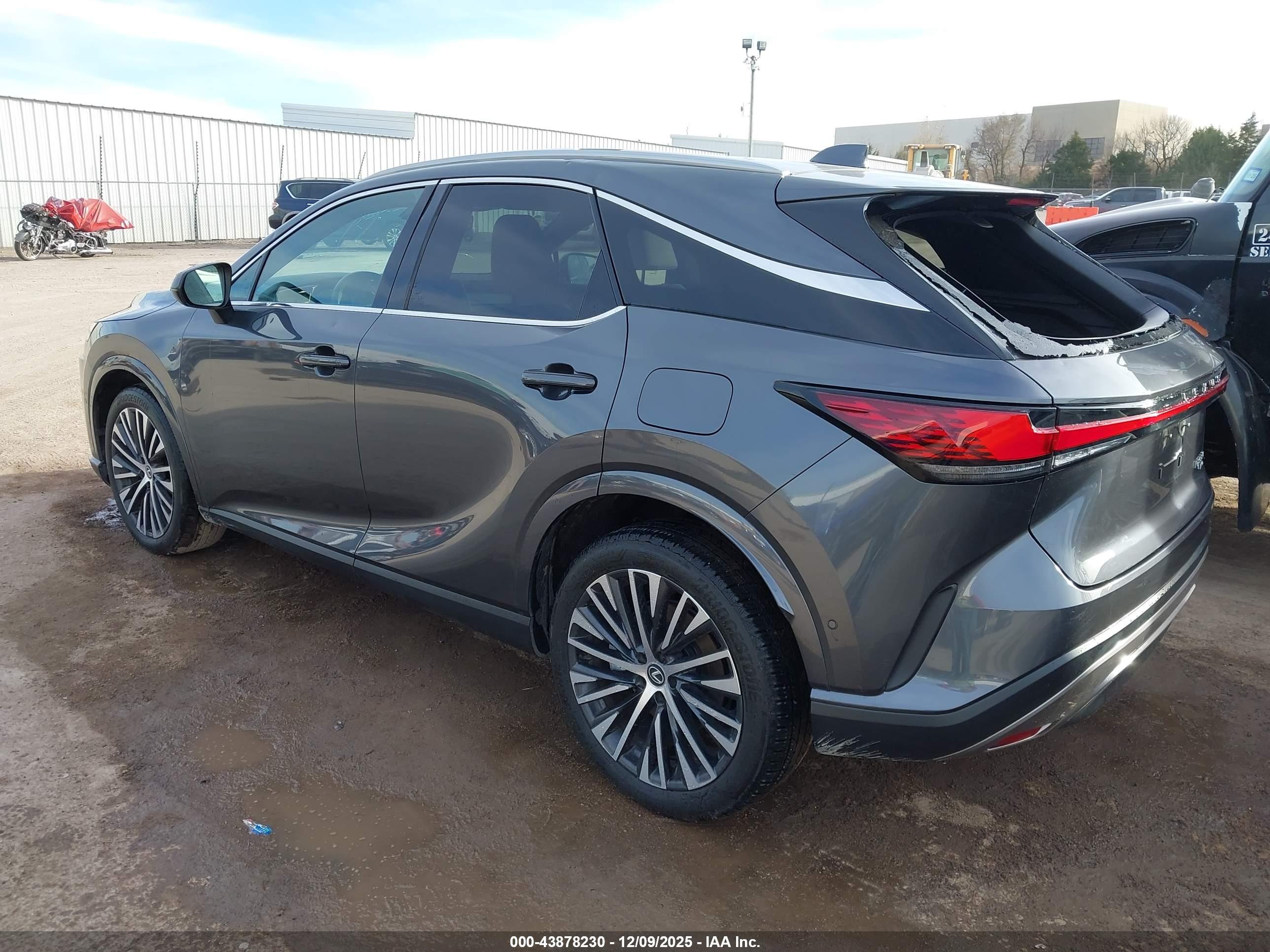 LEXUS RX image 3