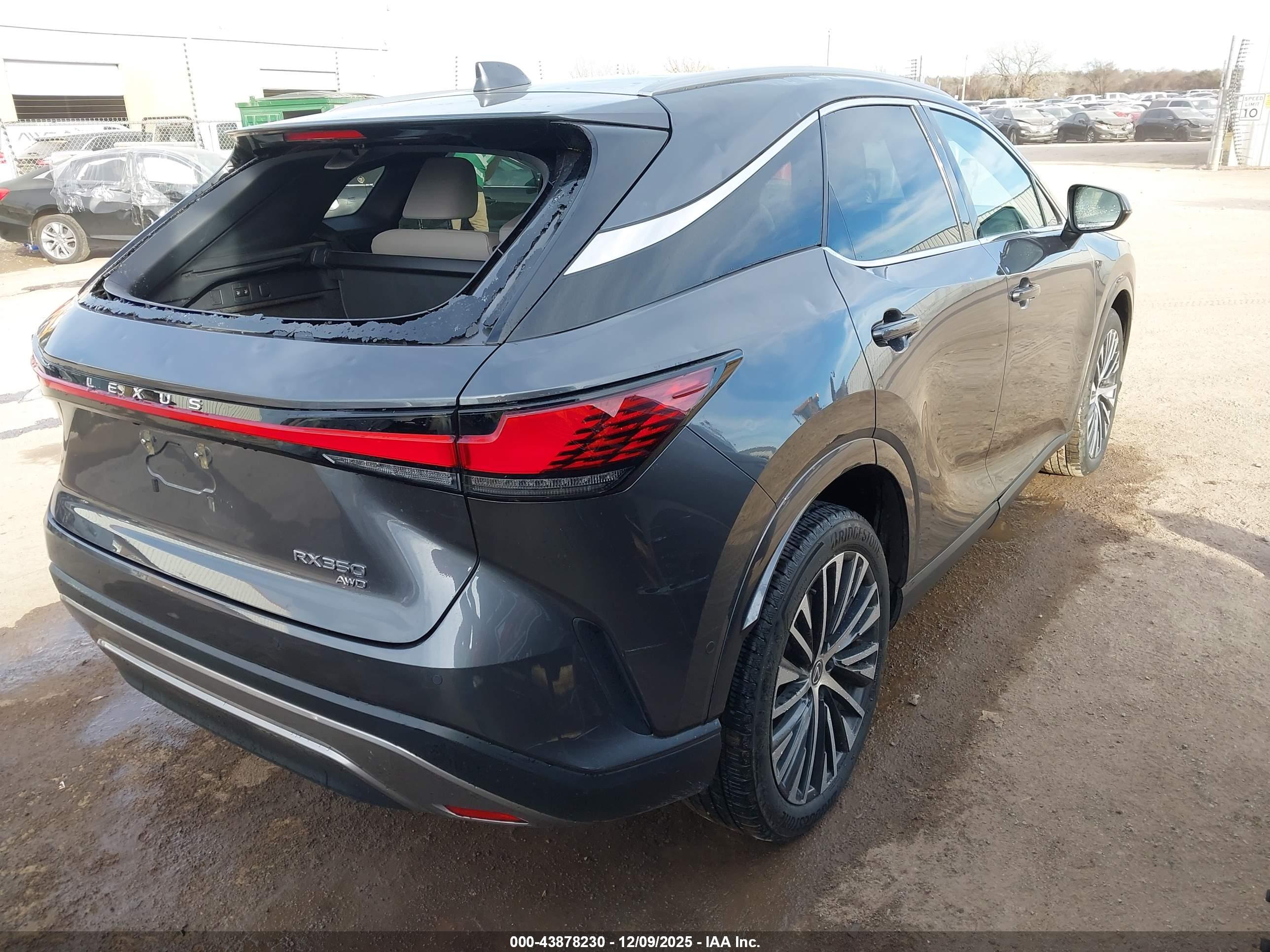 LEXUS RX image 4