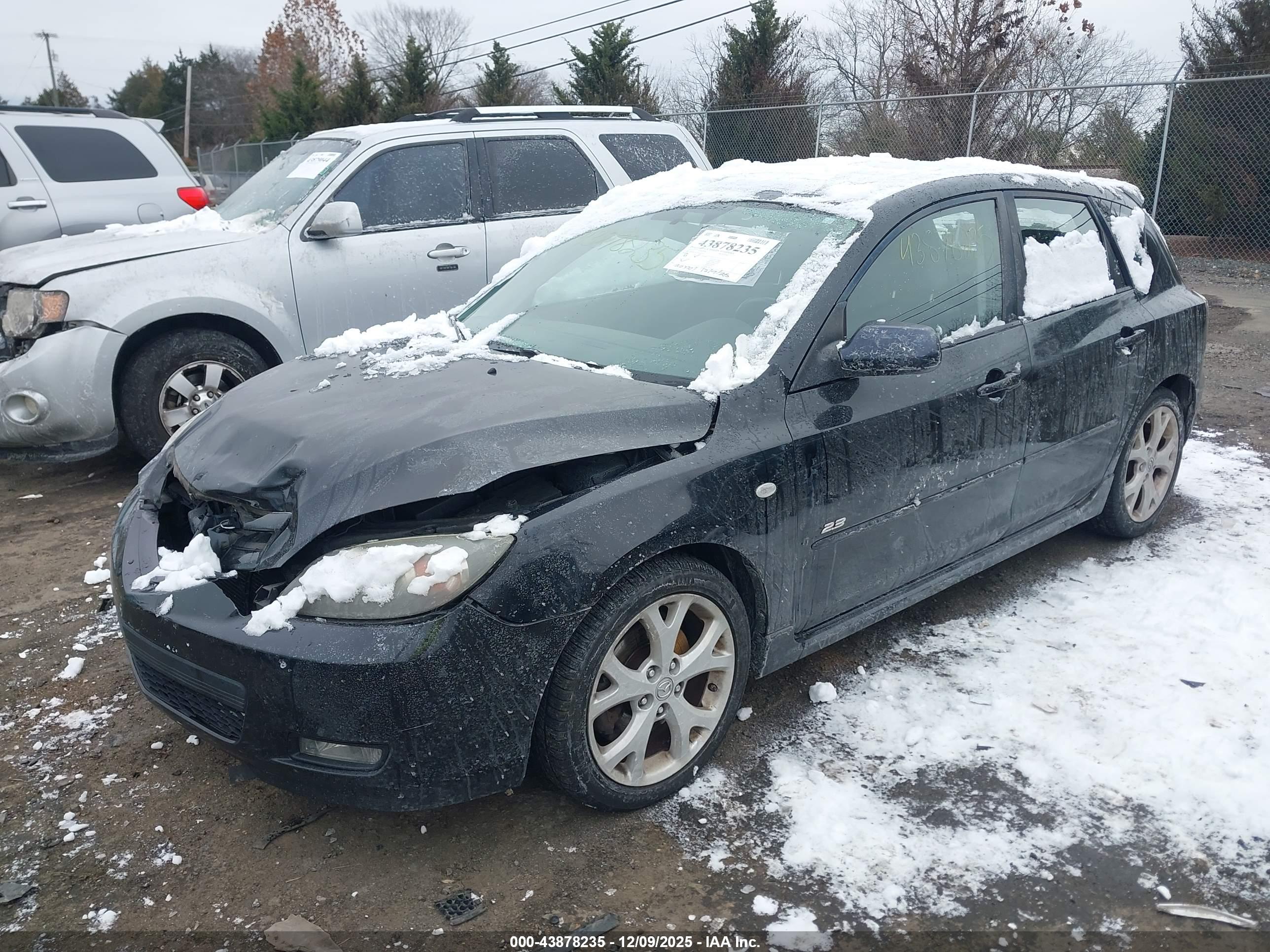 MAZDA MAZDA3 image 2