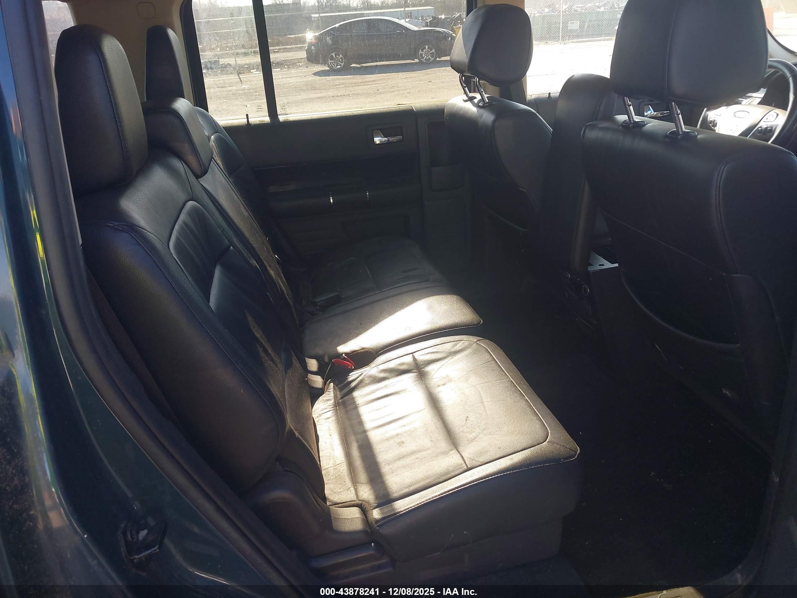 FORD FLEX image 8